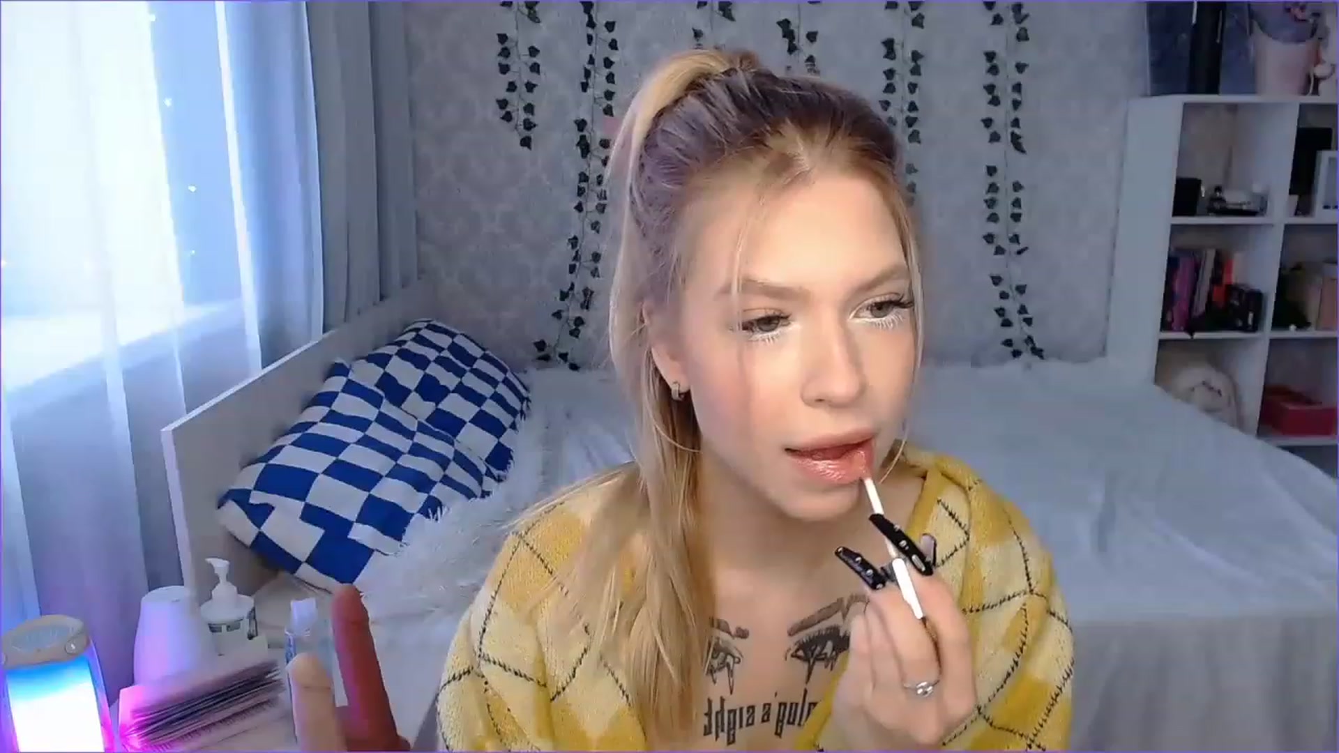 Gallery image thumbnail from Aidra__Foxxx's myfreecams stream on, 11/23/2022, 07:21 image 7 of 20