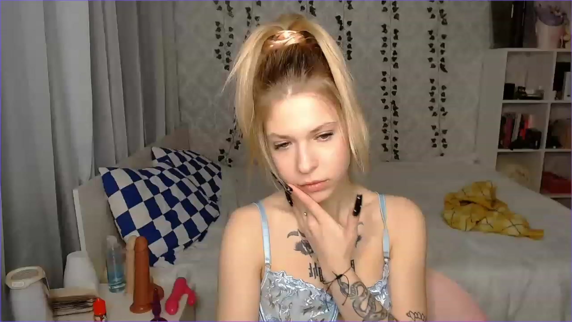 Gallery image thumbnail from Aidra__Foxxx's myfreecams stream on, 11/24/2022, 10:56 image 12 of 20