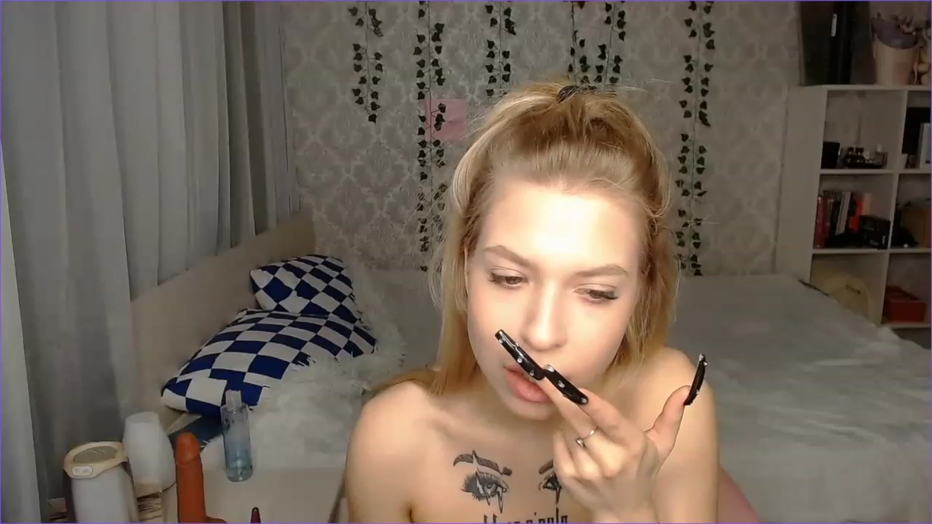 Gallery image thumbnail from Aidra__Foxxx's myfreecams stream on, 11/29/2022, 10:03 image 16 of 20