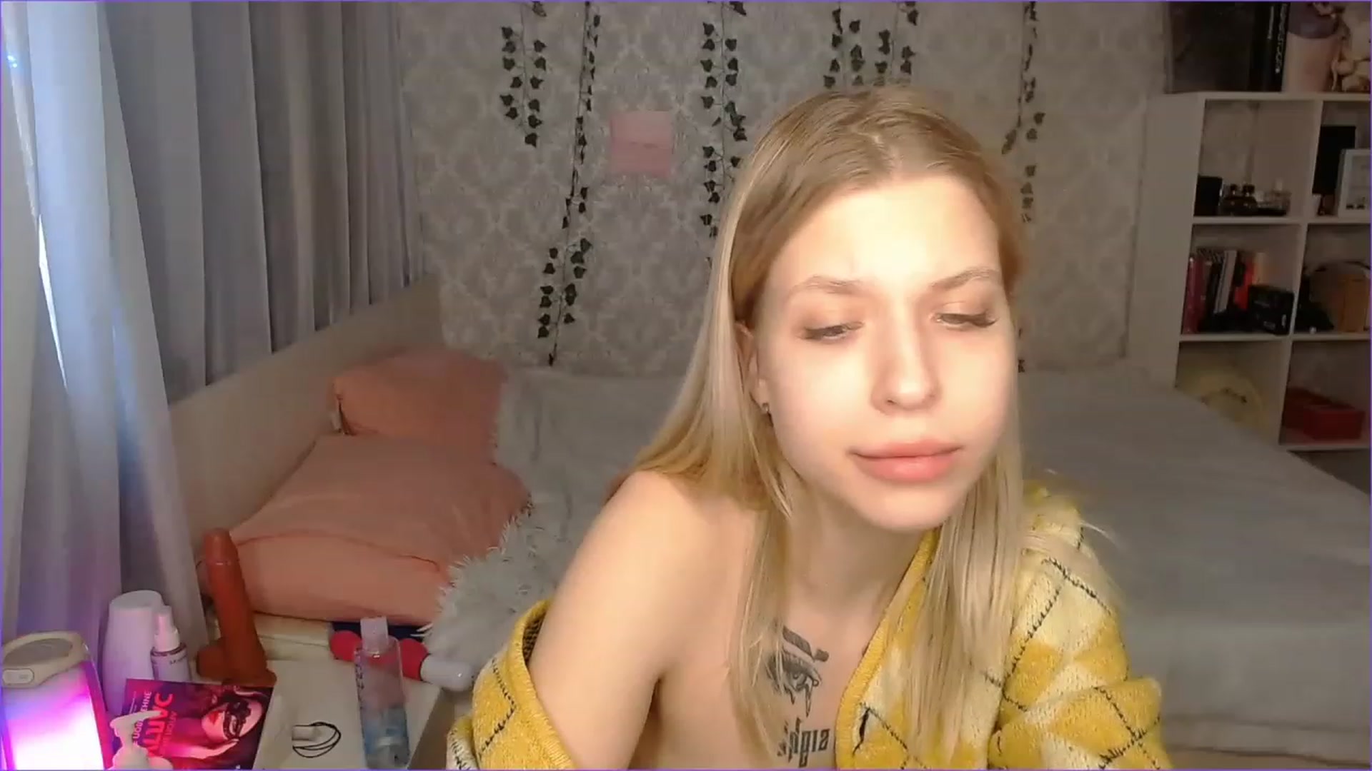 Gallery image thumbnail from Aidra__Foxxx's myfreecams stream on, 12/04/2022, 11:17 image 14 of 20