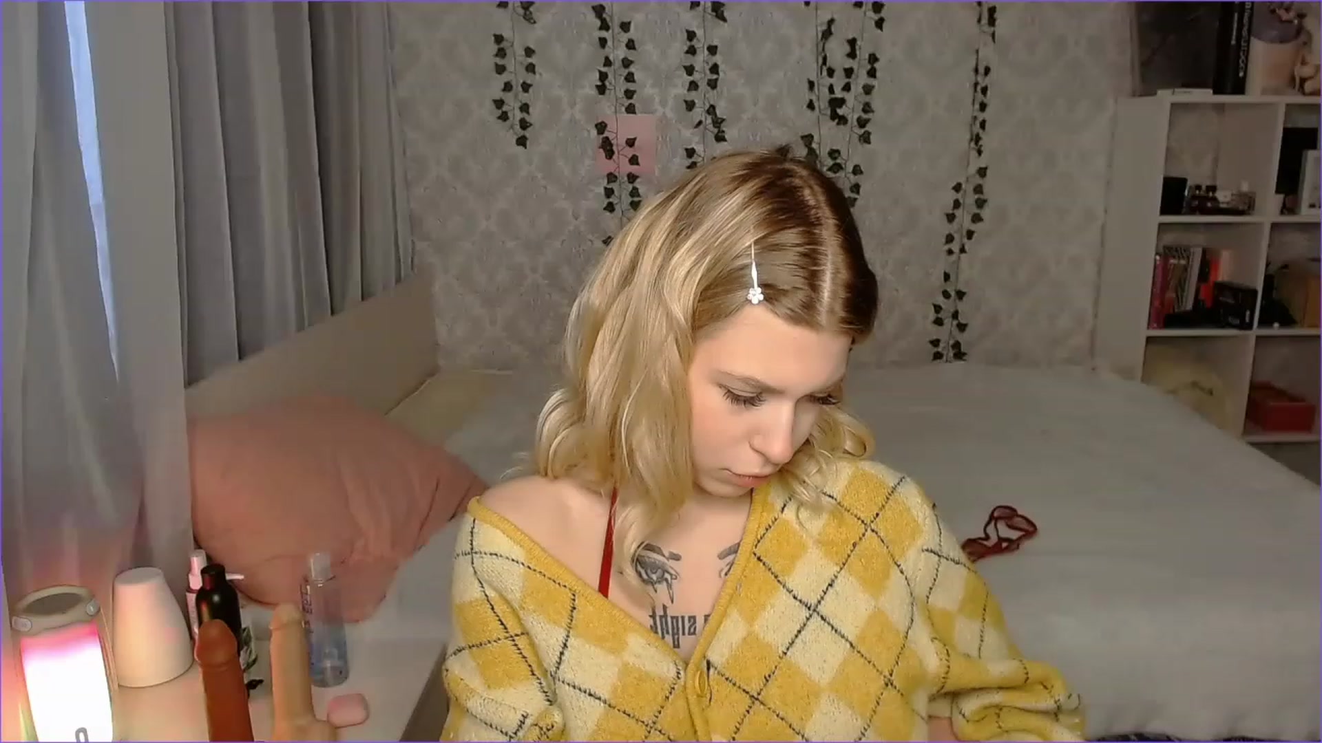 Gallery image thumbnail from Aidra__Foxxx's myfreecams stream on, 12/08/2022, 10:03 image 11 of 20