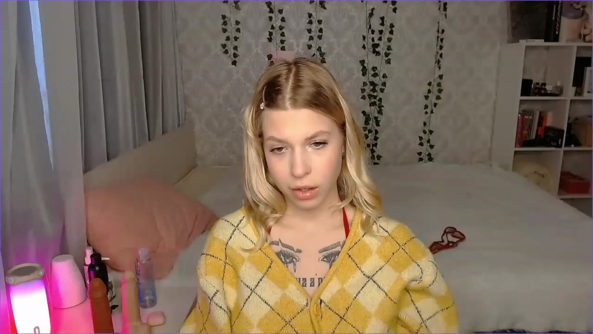 Gallery image thumbnail from Aidra__Foxxx's myfreecams stream on, 12/08/2022, 10:03 image 13 of 20