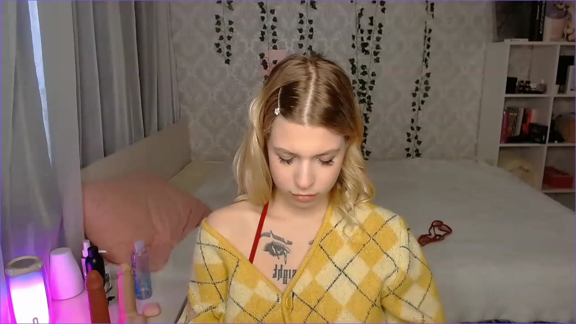 Gallery image thumbnail from Aidra__Foxxx's myfreecams stream on, 12/08/2022, 10:03 image 10 of 20