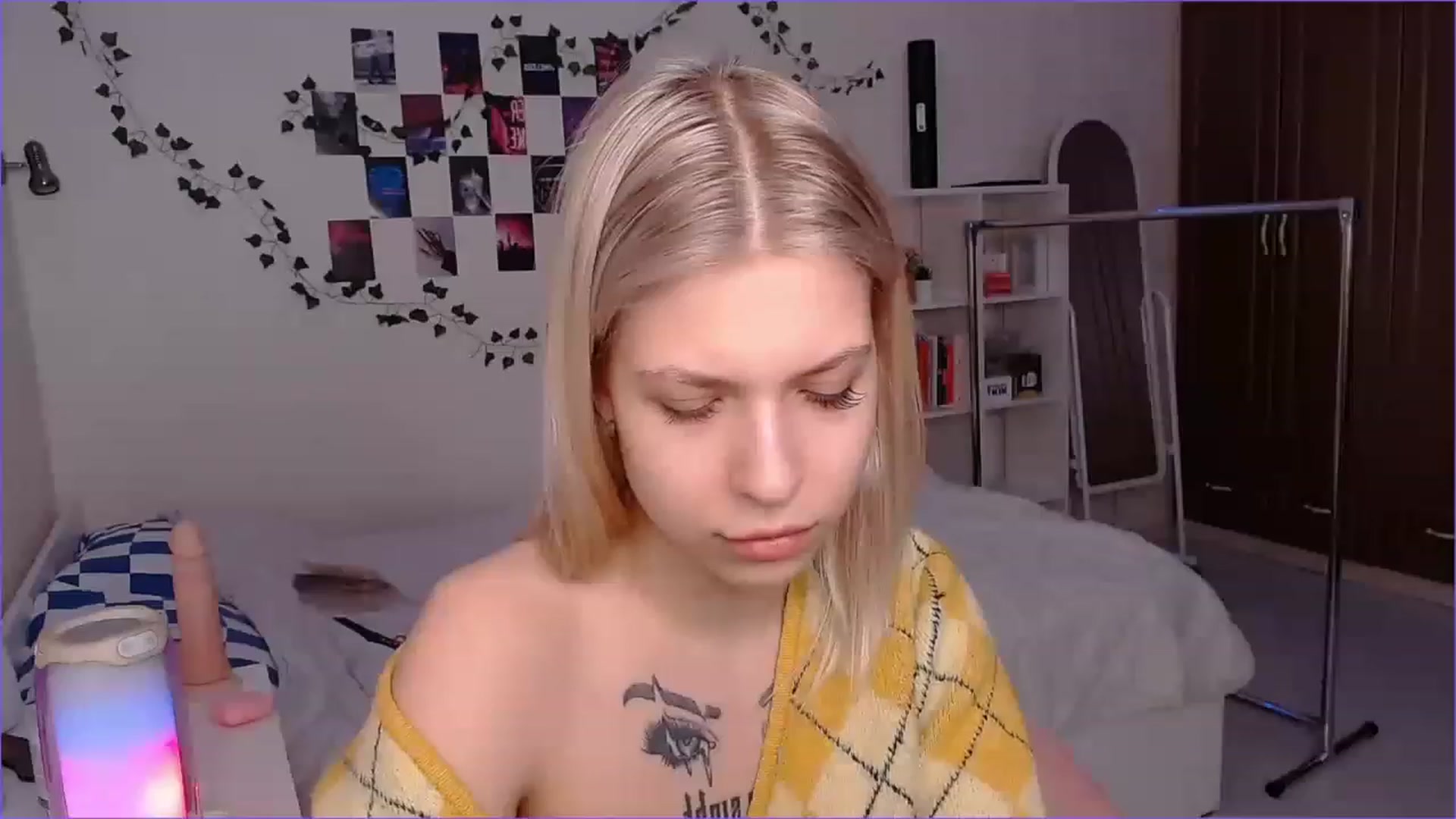 Gallery image thumbnail from Aidra__Foxxx's myfreecams stream on, 12/16/2022, 11:39 image 18 of 20