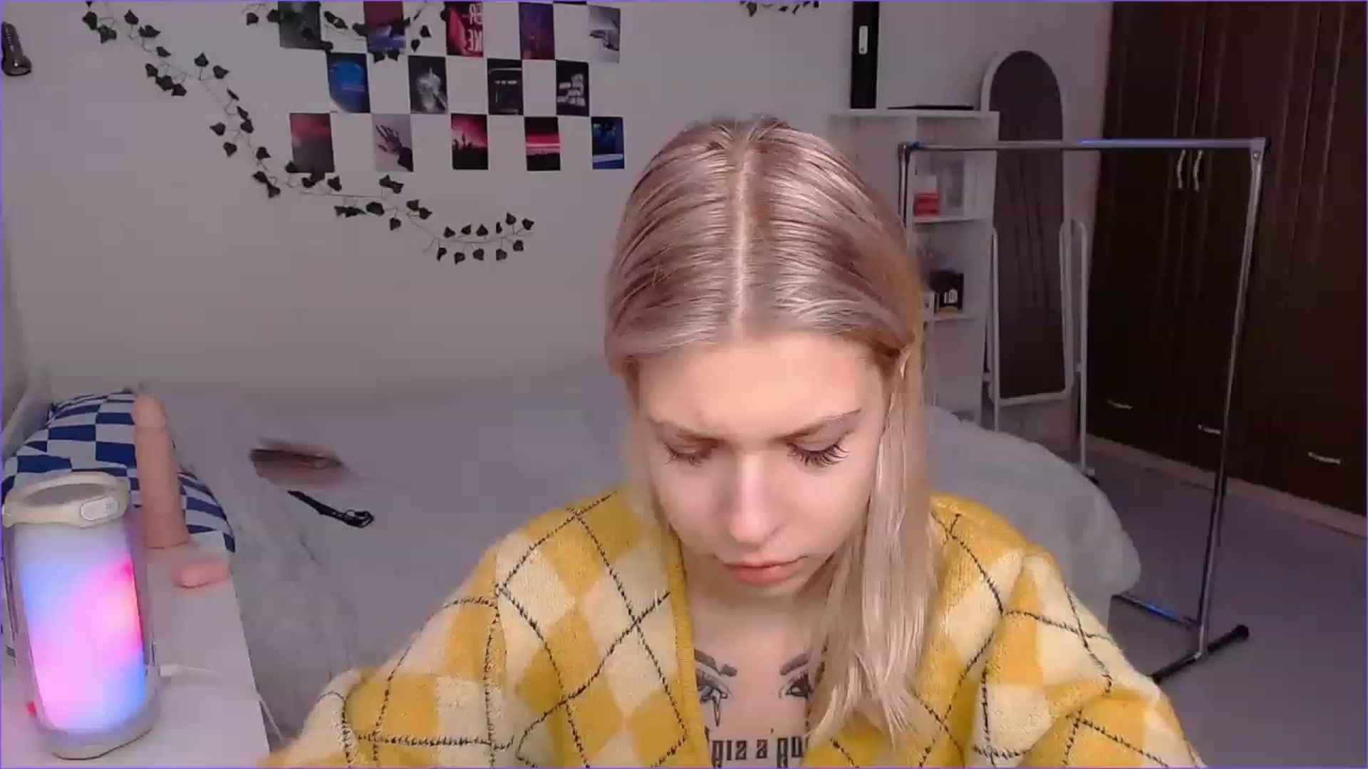 Gallery image thumbnail from Aidra__Foxxx's myfreecams stream on, 12/16/2022, 11:39 image 15 of 20