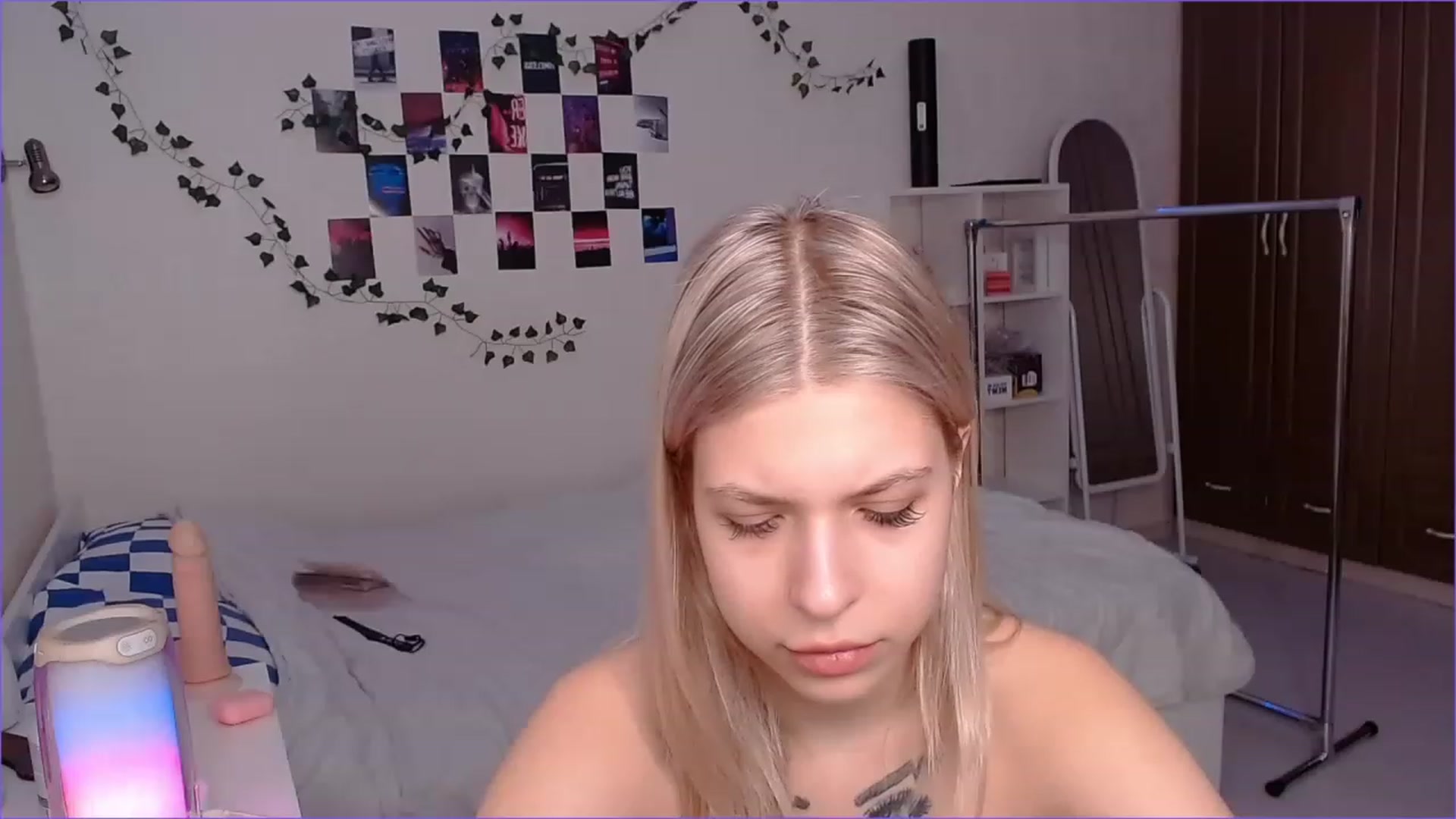Gallery image thumbnail from Aidra__Foxxx's myfreecams stream on, 12/16/2022, 11:39 image 19 of 20