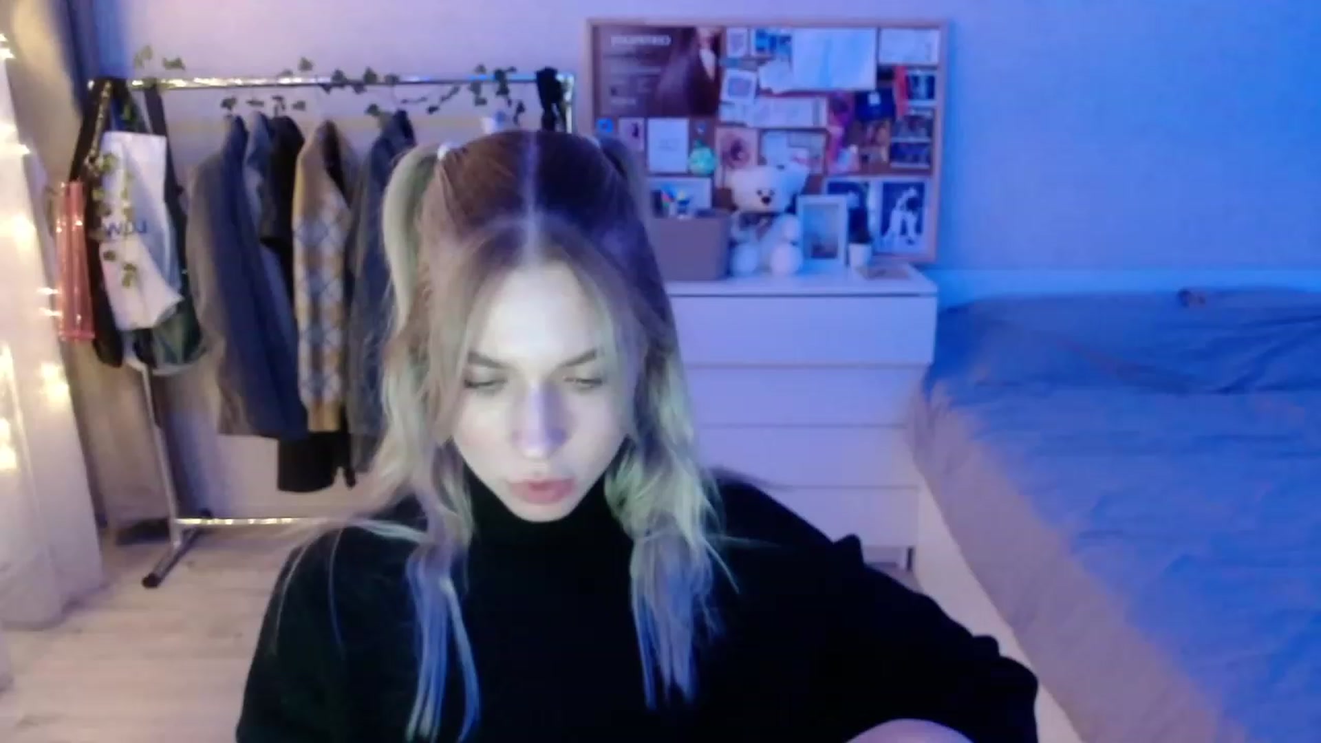 Gallery image thumbnail from Aidra__Foxxx's myfreecams stream on, 11/23/2023, 19:58 image 15 of 20