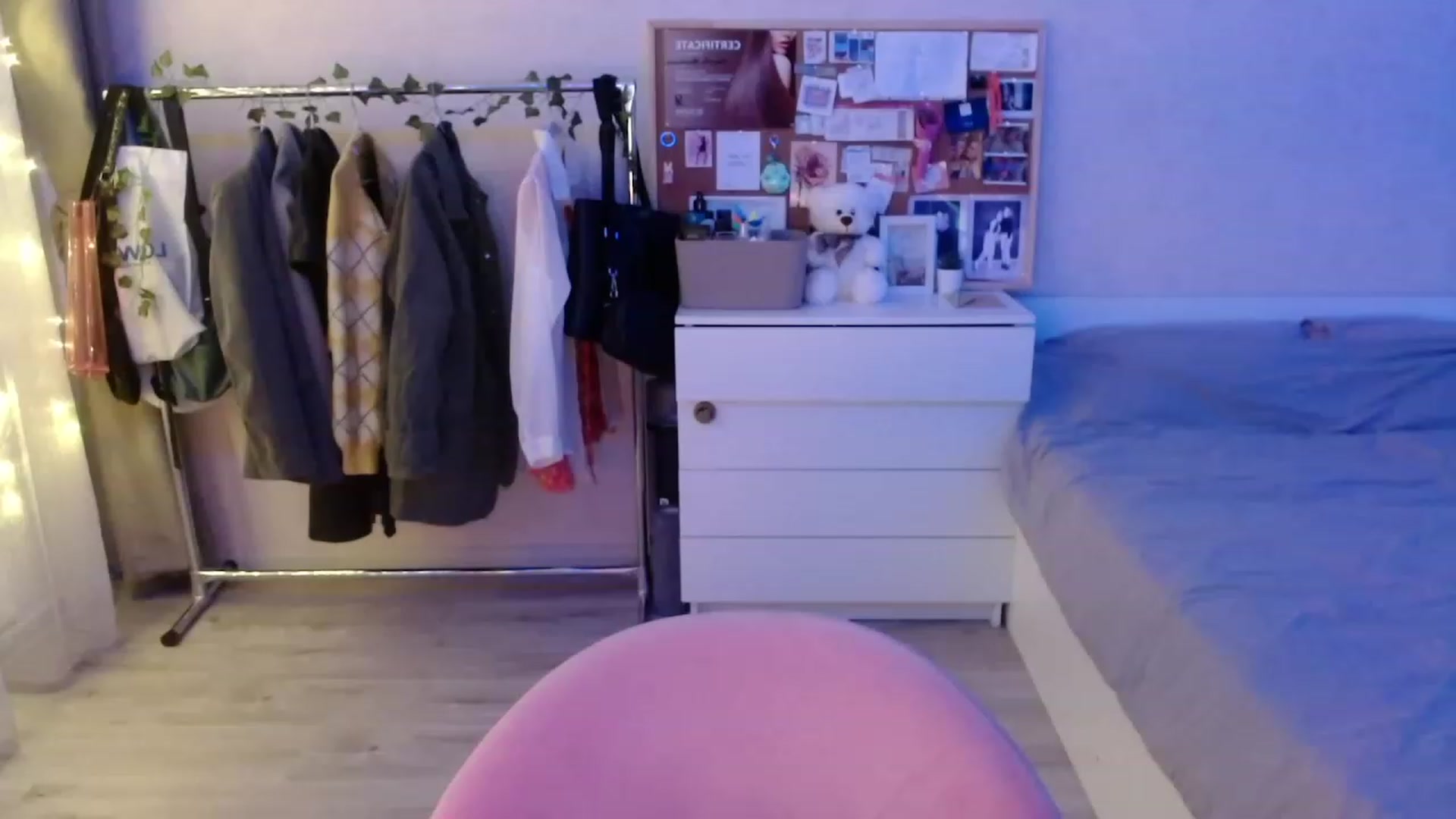 Gallery image thumbnail from Aidra__Foxxx's myfreecams stream on, 11/23/2023, 19:58 image 14 of 20