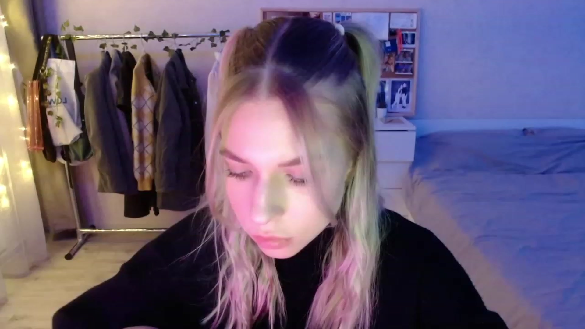 Gallery image thumbnail from Aidra__Foxxx's myfreecams stream on, 11/23/2023, 19:58 image 13 of 20