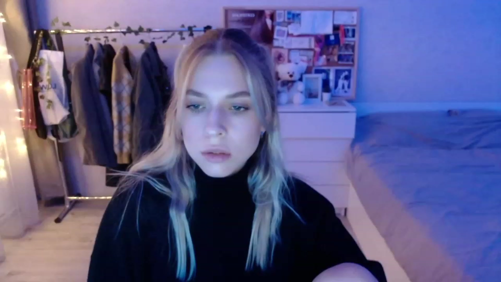 Gallery image thumbnail from Aidra__Foxxx's myfreecams stream on, 11/23/2023, 19:58 image 16 of 20