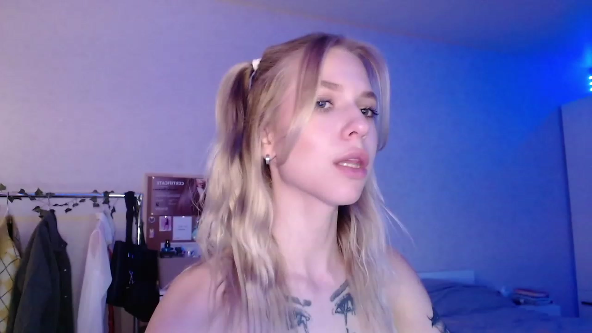 Gallery image thumbnail from Aidra__Foxxx's myfreecams stream on, 11/23/2023, 19:58 image 20 of 20