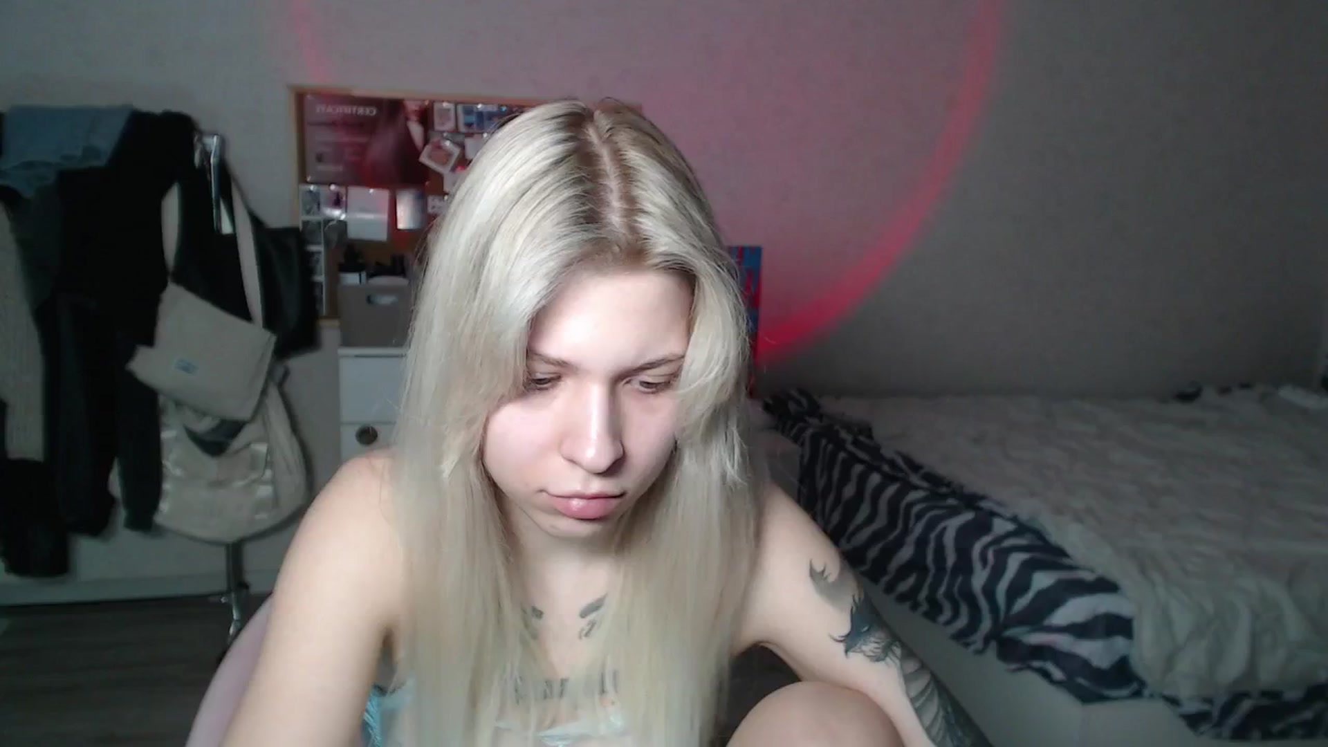 Gallery image thumbnail from Aidra__Foxxx's myfreecams stream on, 05/27/2024, 23:55 image 3 of 20