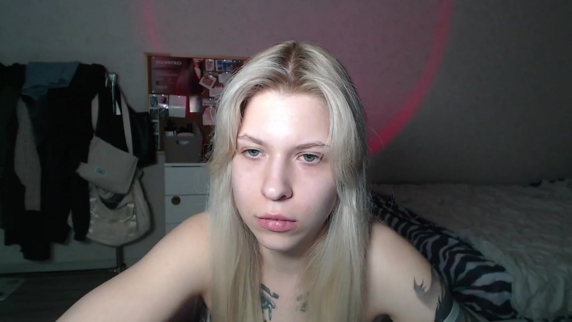 Gallery image thumbnail from Aidra__Foxxx's myfreecams stream on, 05/27/2024, 23:55 image 17 of 20
