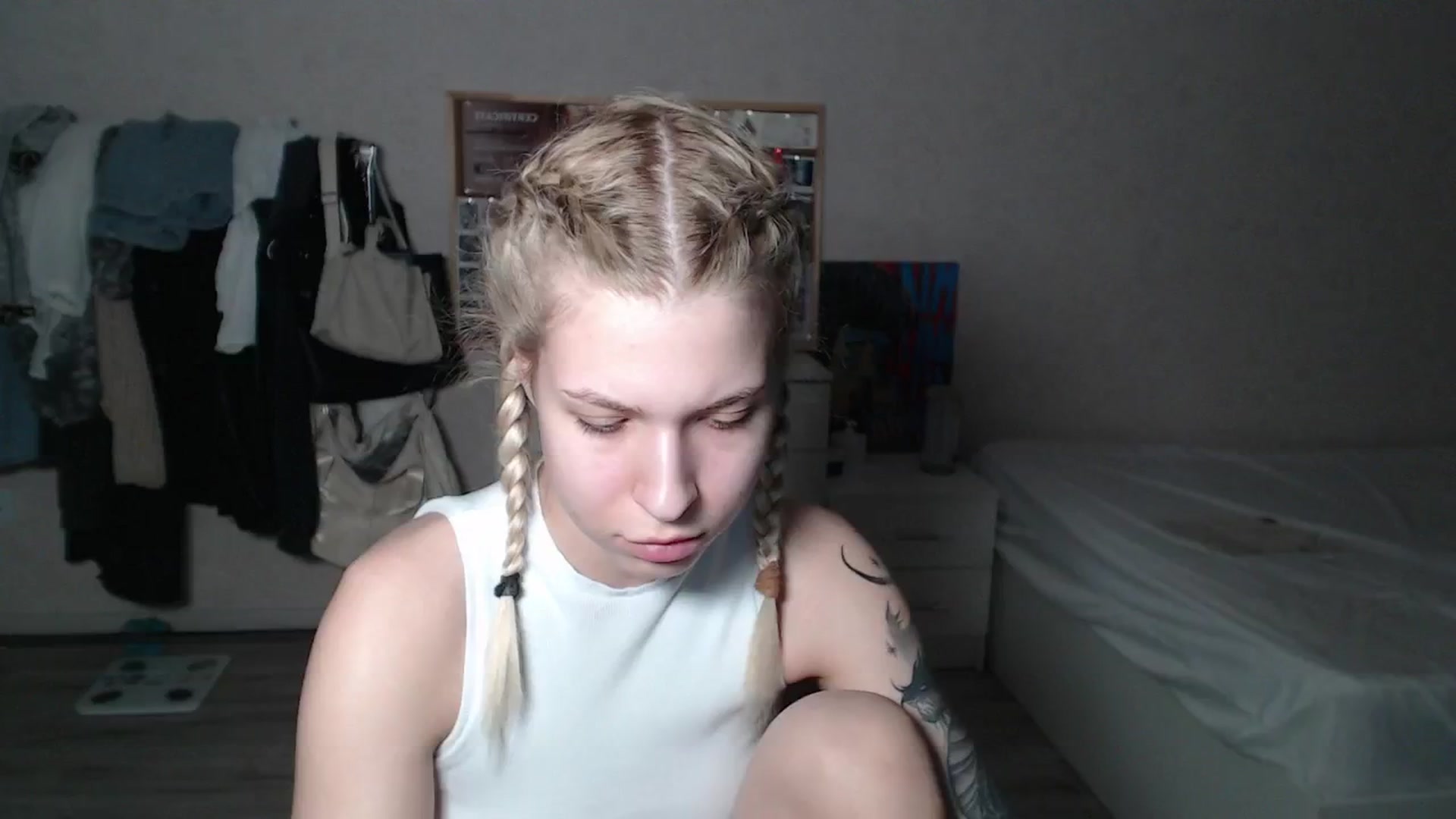 Gallery image thumbnail from Aidra__Foxxx's myfreecams stream on, 06/04/2024, 23:31 image 2 of 20