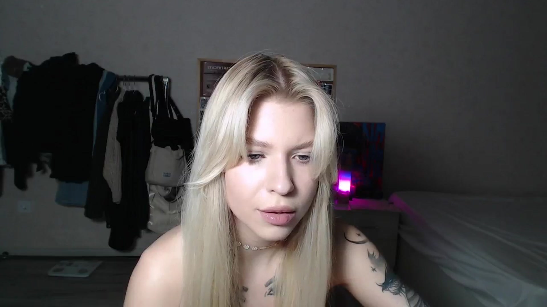 Gallery image thumbnail from Aidra__Foxxx's myfreecams stream on, 06/14/2024, 21:31 image 3 of 20