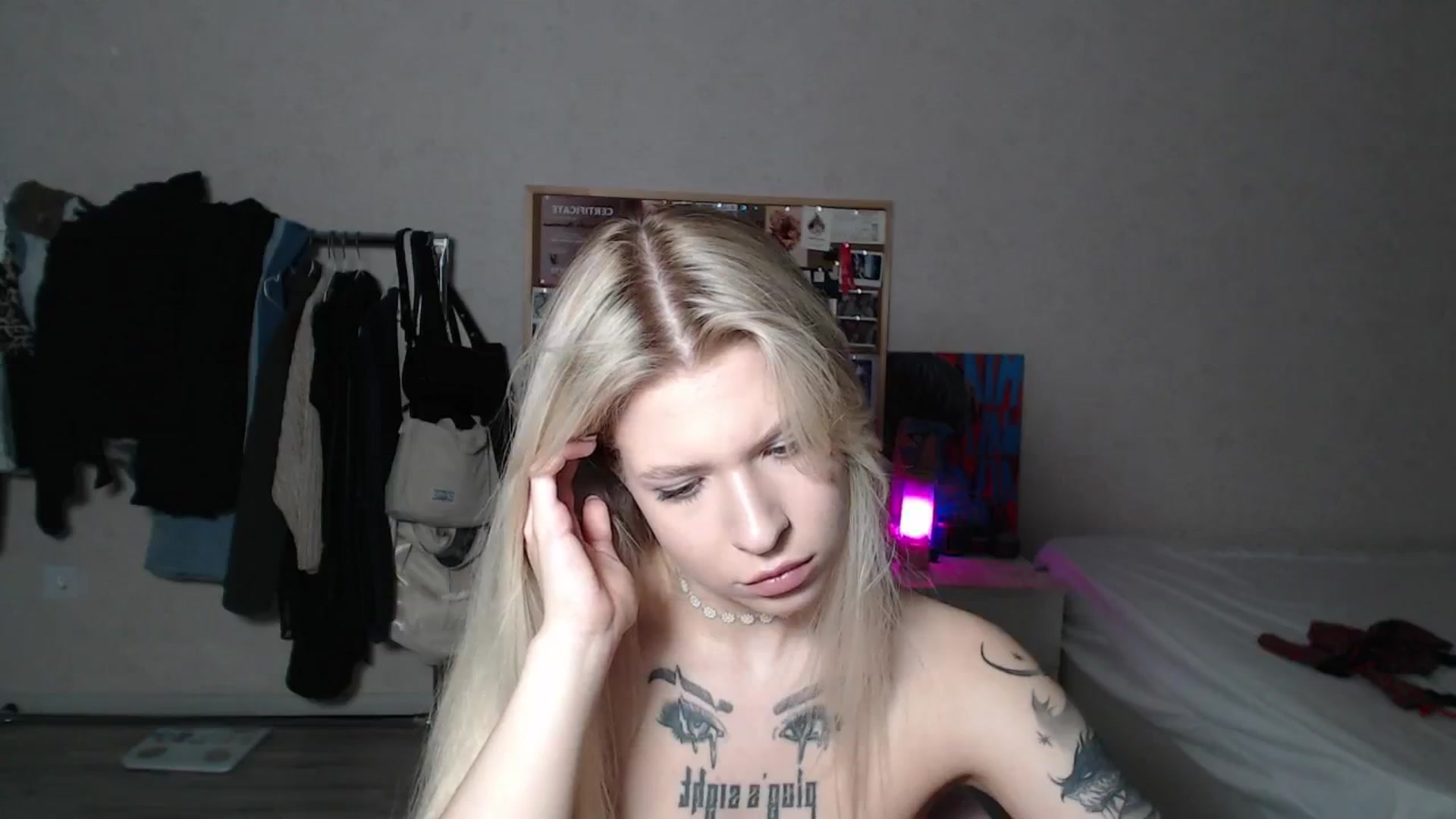 Gallery image thumbnail from Aidra__Foxxx's myfreecams stream on, 06/14/2024, 21:31 image 17 of 20