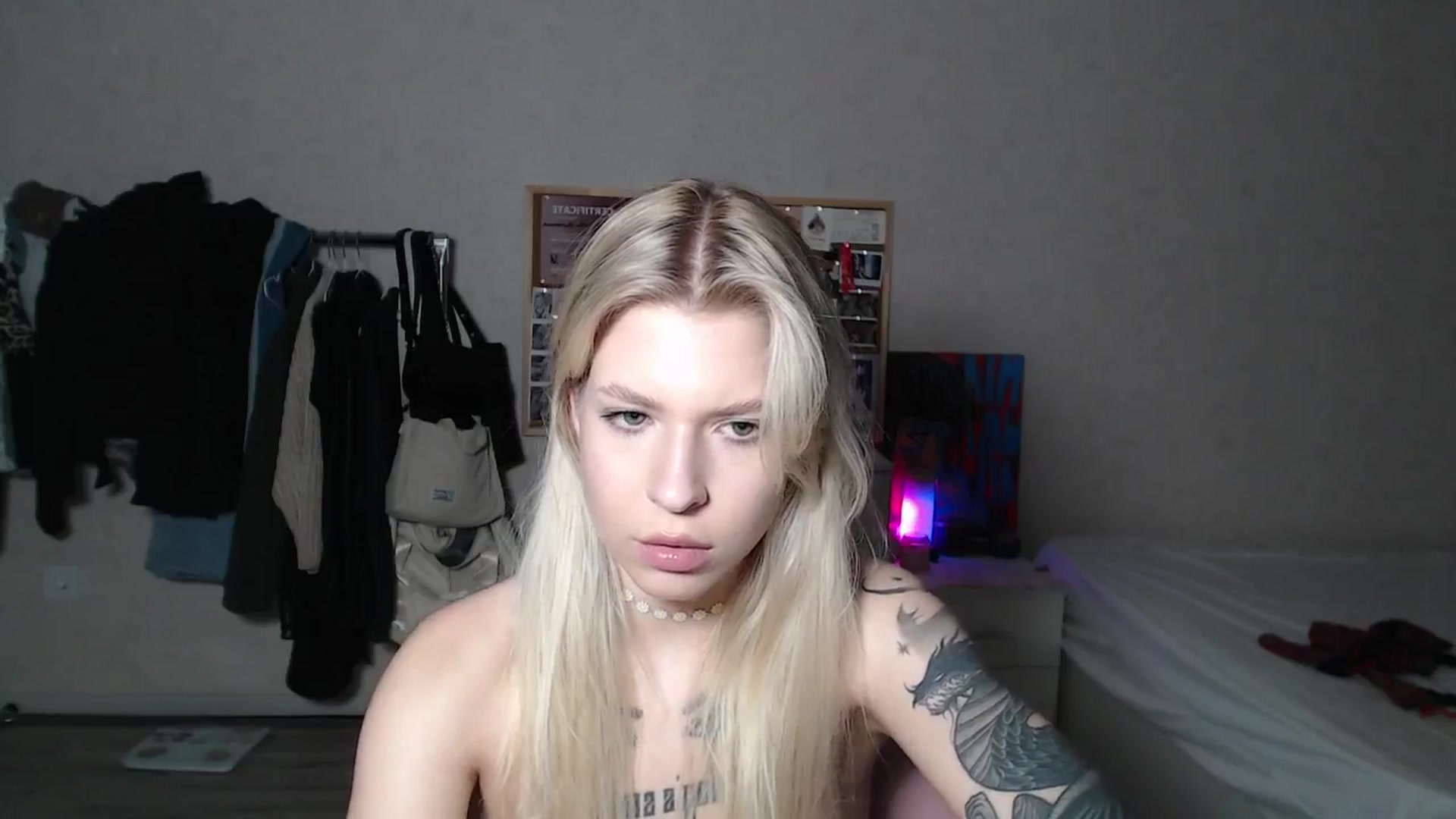 Gallery image thumbnail from Aidra__Foxxx's myfreecams stream on, 06/14/2024, 21:31 image 18 of 20