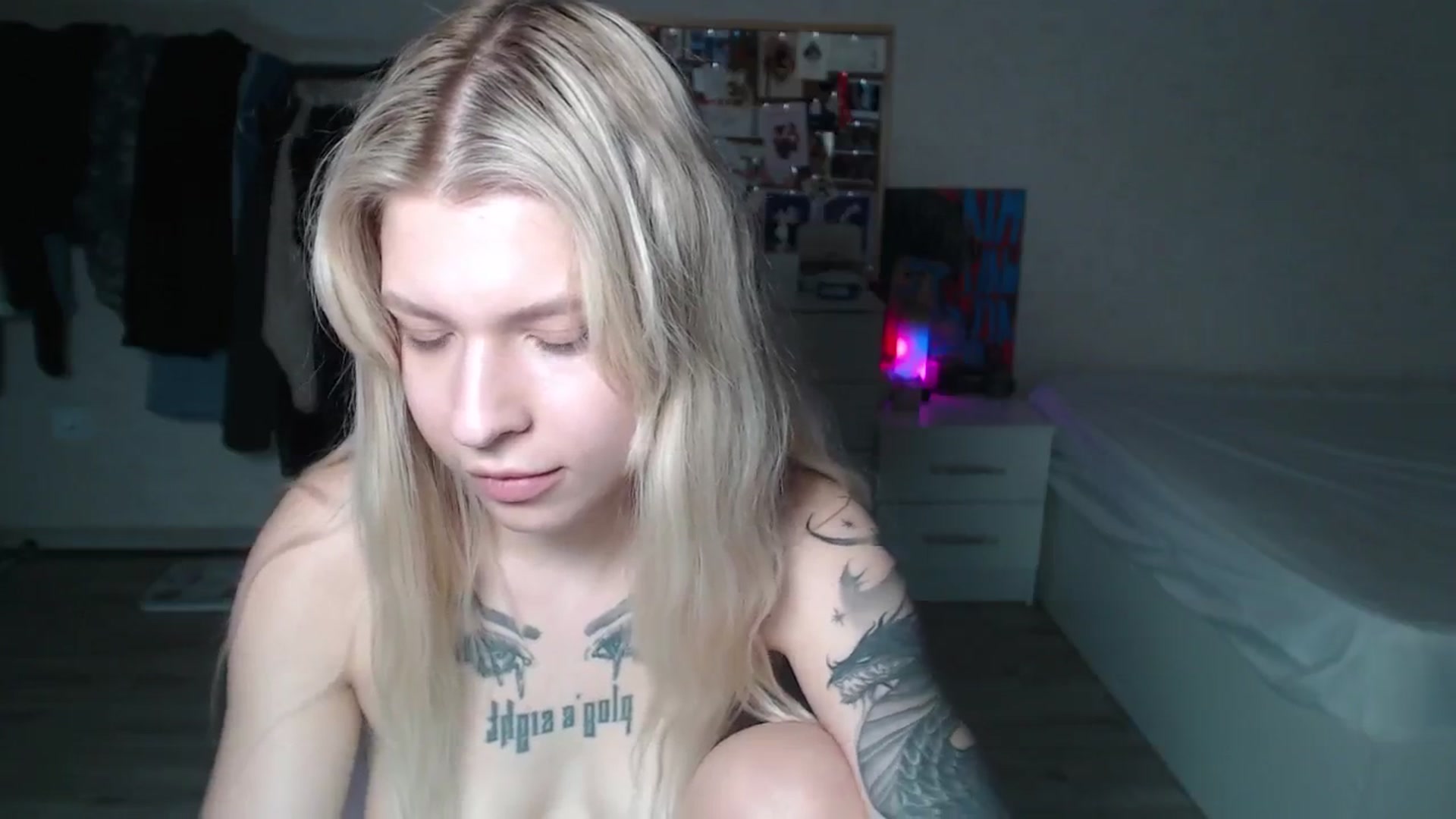 Gallery image thumbnail from Aidra__Foxxx's myfreecams stream on, 06/15/2024, 22:34 image 16 of 20