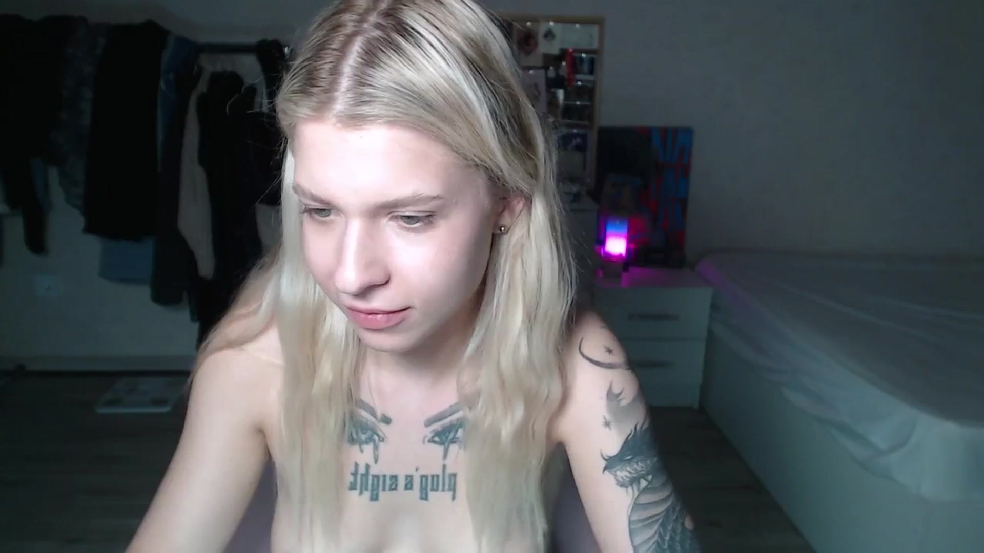 Gallery image thumbnail from Aidra__Foxxx's myfreecams stream on, 06/15/2024, 22:34 image 17 of 20