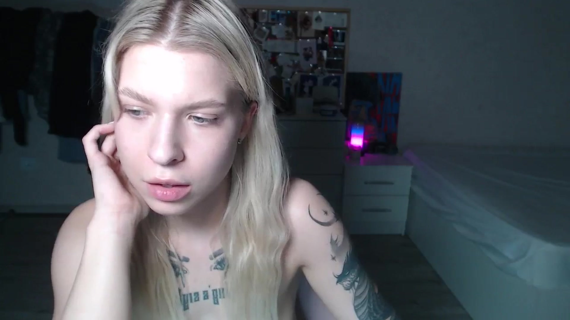 Gallery image thumbnail from Aidra__Foxxx's myfreecams stream on, 06/15/2024, 22:34 image 13 of 20