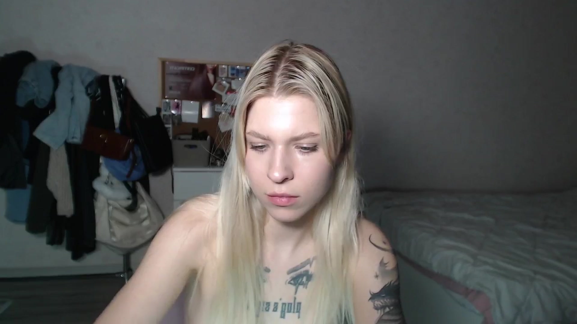 Gallery image thumbnail from Aidra__Foxxx's myfreecams stream on, 06/26/2024, 22:39 image 18 of 20