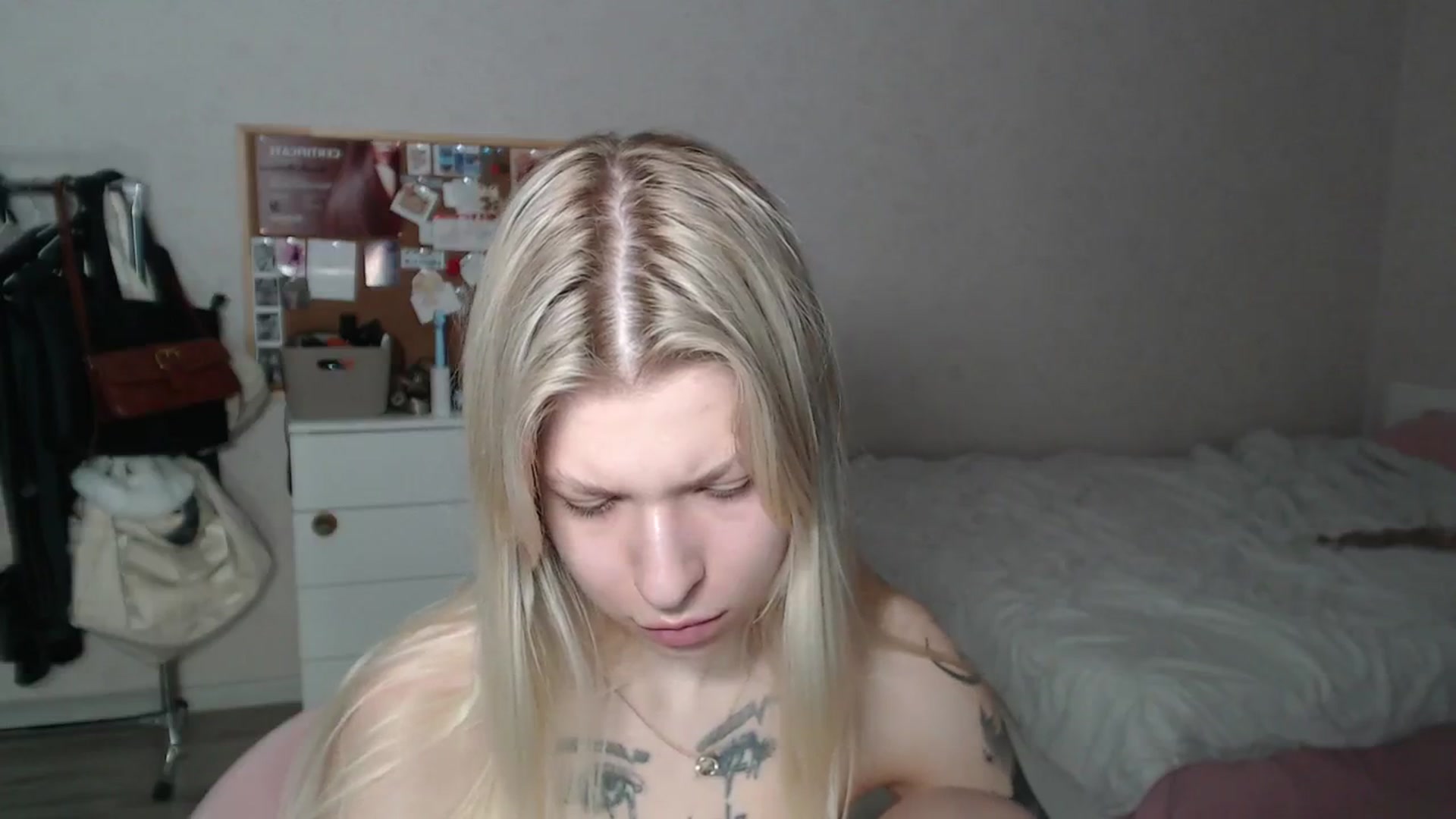 Gallery image thumbnail from Aidra__Foxxx's myfreecams stream on, 06/28/2024, 21:46 image 20 of 20