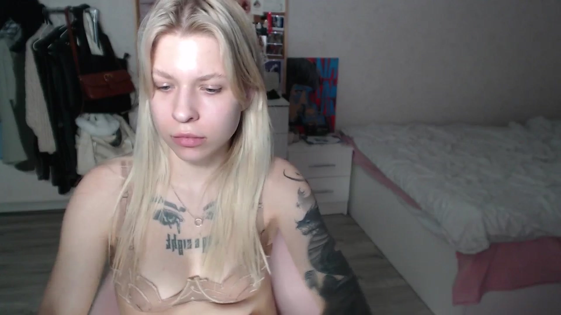 Gallery image thumbnail from Aidra__Foxxx's myfreecams stream on, 06/28/2024, 21:46 image 12 of 20