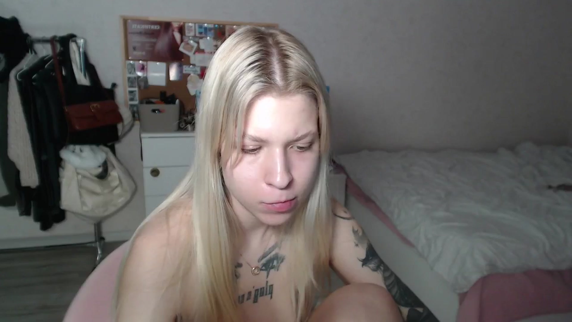 Gallery image thumbnail from Aidra__Foxxx's myfreecams stream on, 06/28/2024, 23:10 image 10 of 20