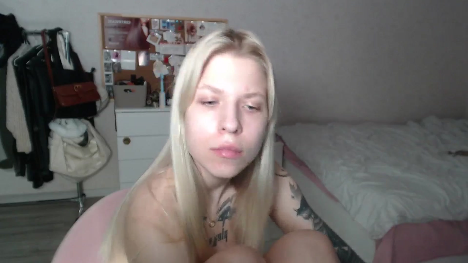 Gallery image thumbnail from Aidra__Foxxx's myfreecams stream on, 06/28/2024, 23:10 image 11 of 20