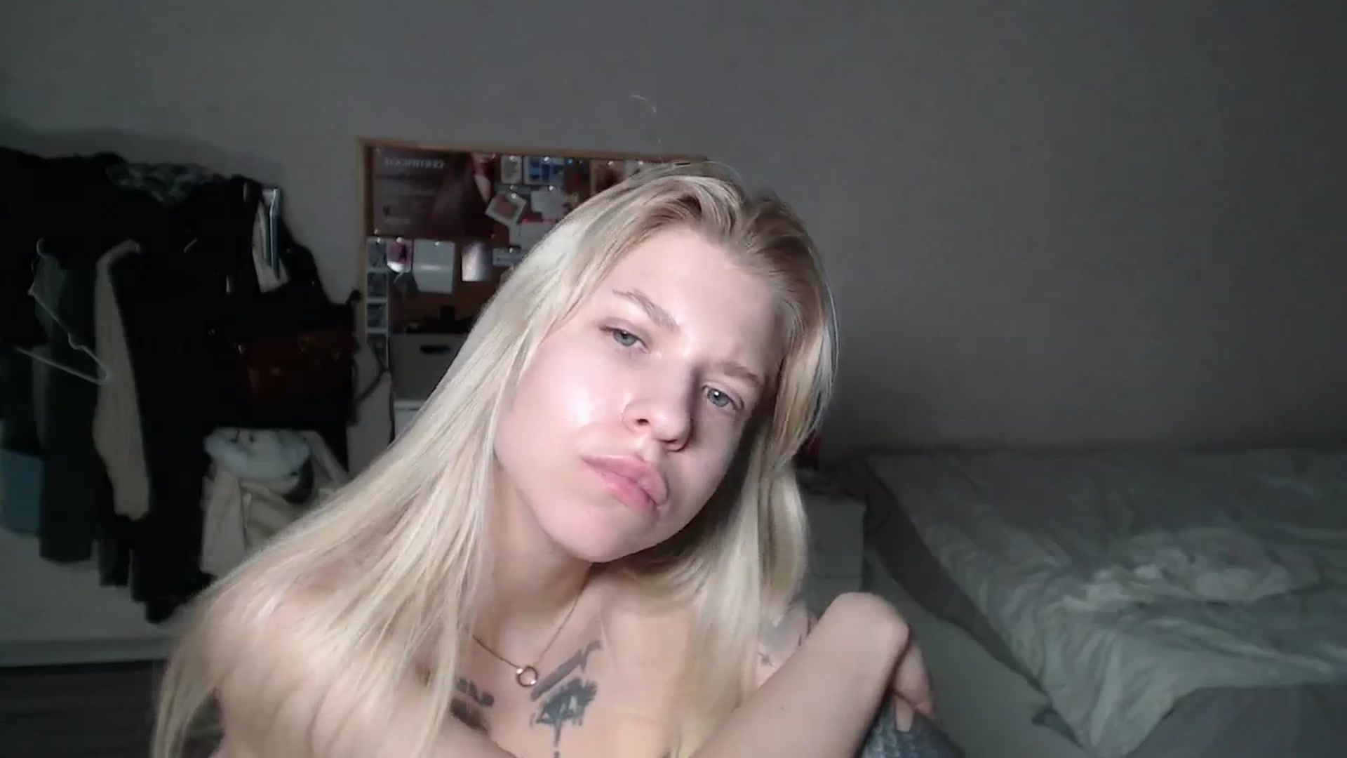 Gallery image thumbnail from Aidra__Foxxx's myfreecams stream on, 06/30/2024, 20:10 image 14 of 20