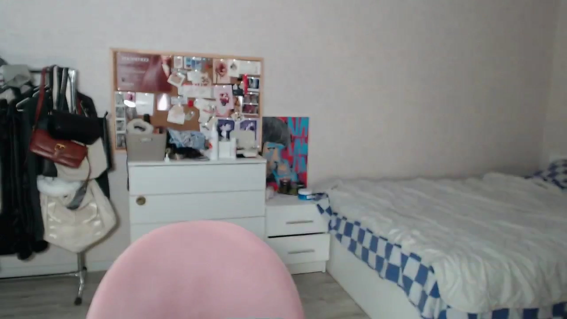 Gallery image thumbnail from Aidra__Foxxx's myfreecams stream on, 07/10/2024, 19:24 image 2 of 20
