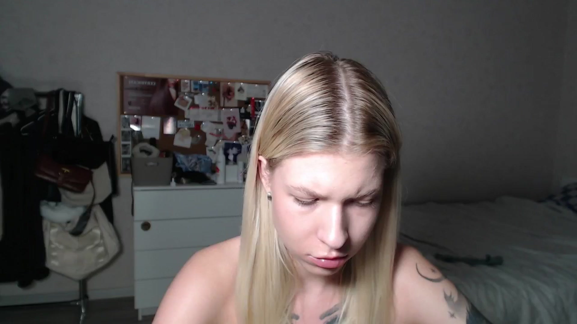 Gallery image thumbnail from Aidra__Foxxx's myfreecams stream on, 07/10/2024, 21:43 image 12 of 20