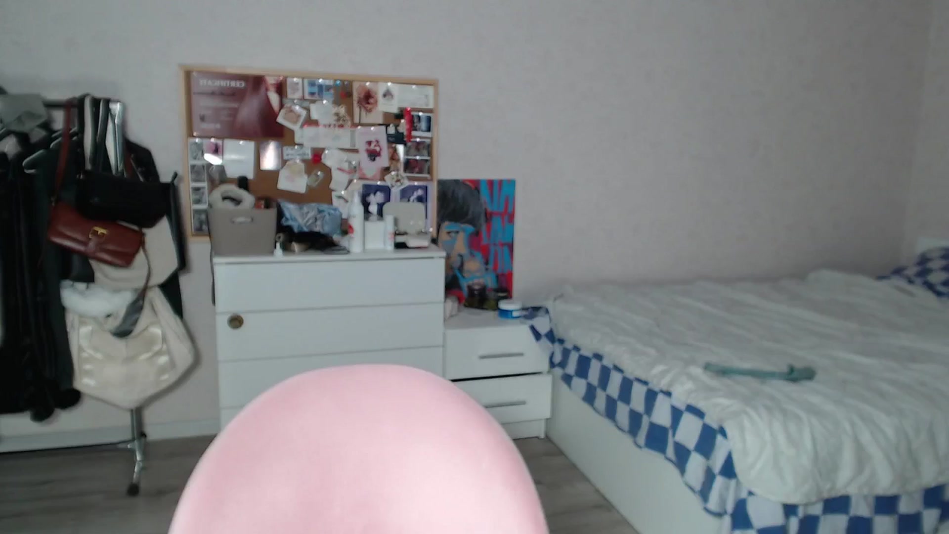 Gallery image thumbnail from Aidra__Foxxx's myfreecams stream on, 07/10/2024, 21:43 image 7 of 20
