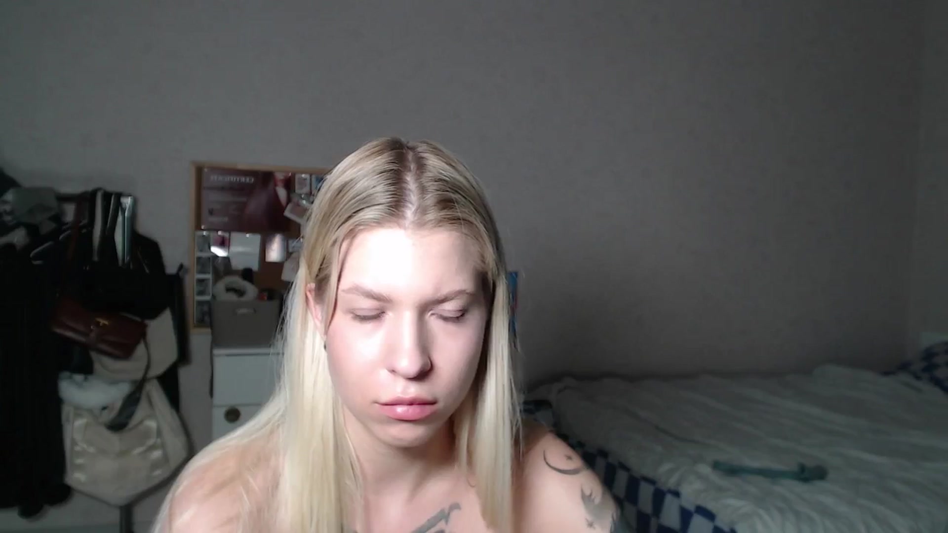 Gallery image thumbnail from Aidra__Foxxx's myfreecams stream on, 07/10/2024, 21:43 image 9 of 20