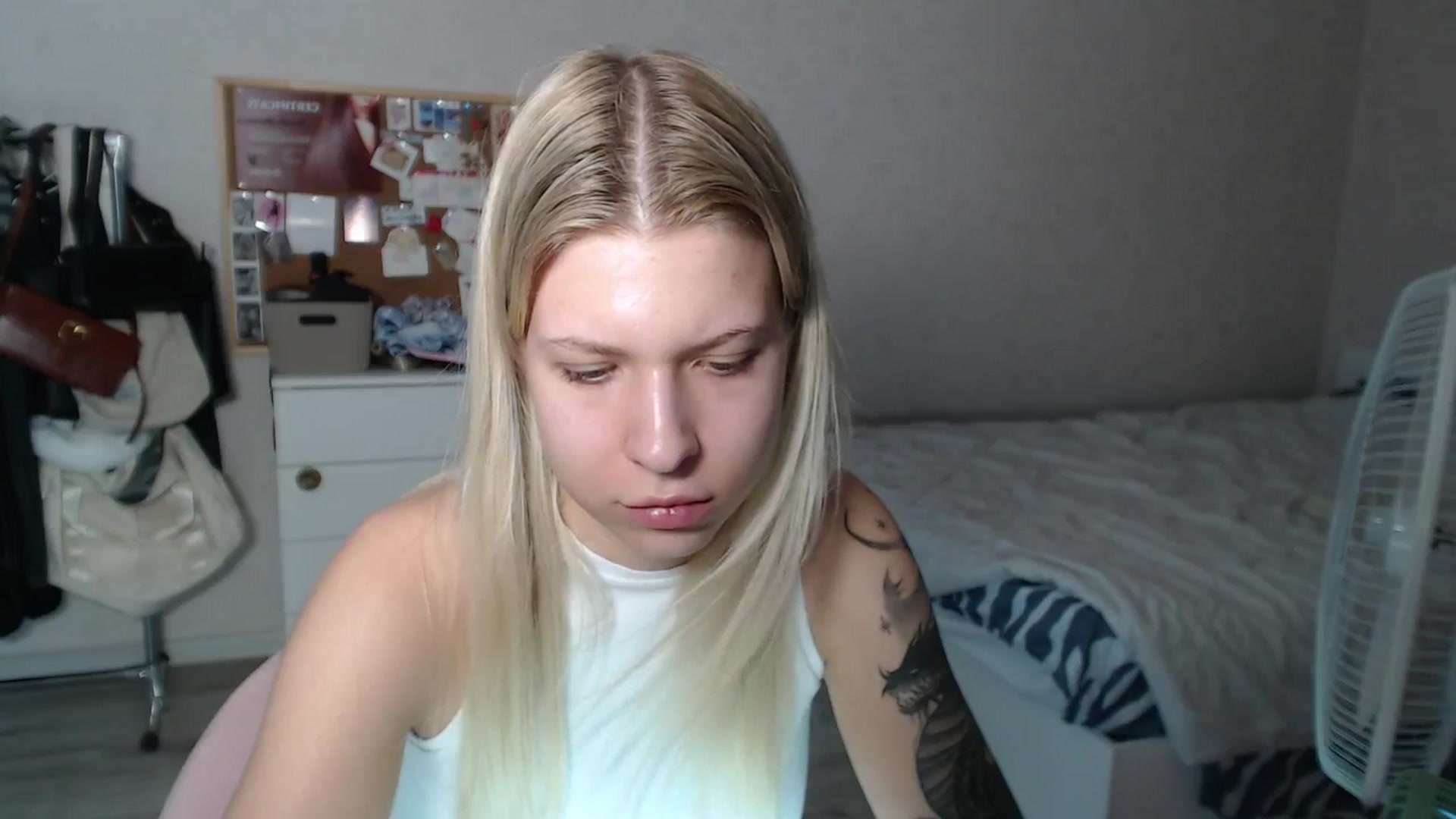 Gallery image thumbnail from Aidra__Foxxx's myfreecams stream on, 07/13/2024, 18:37 image 8 of 20