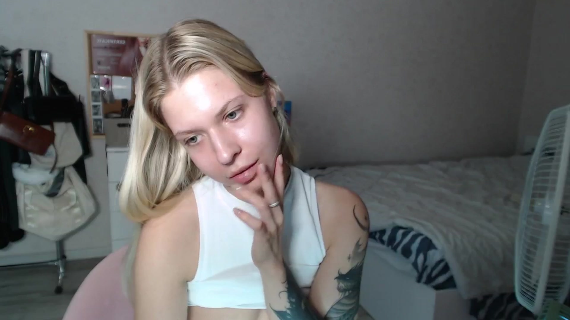 Gallery image thumbnail from Aidra__Foxxx's myfreecams stream on, 07/13/2024, 18:37 image 12 of 20