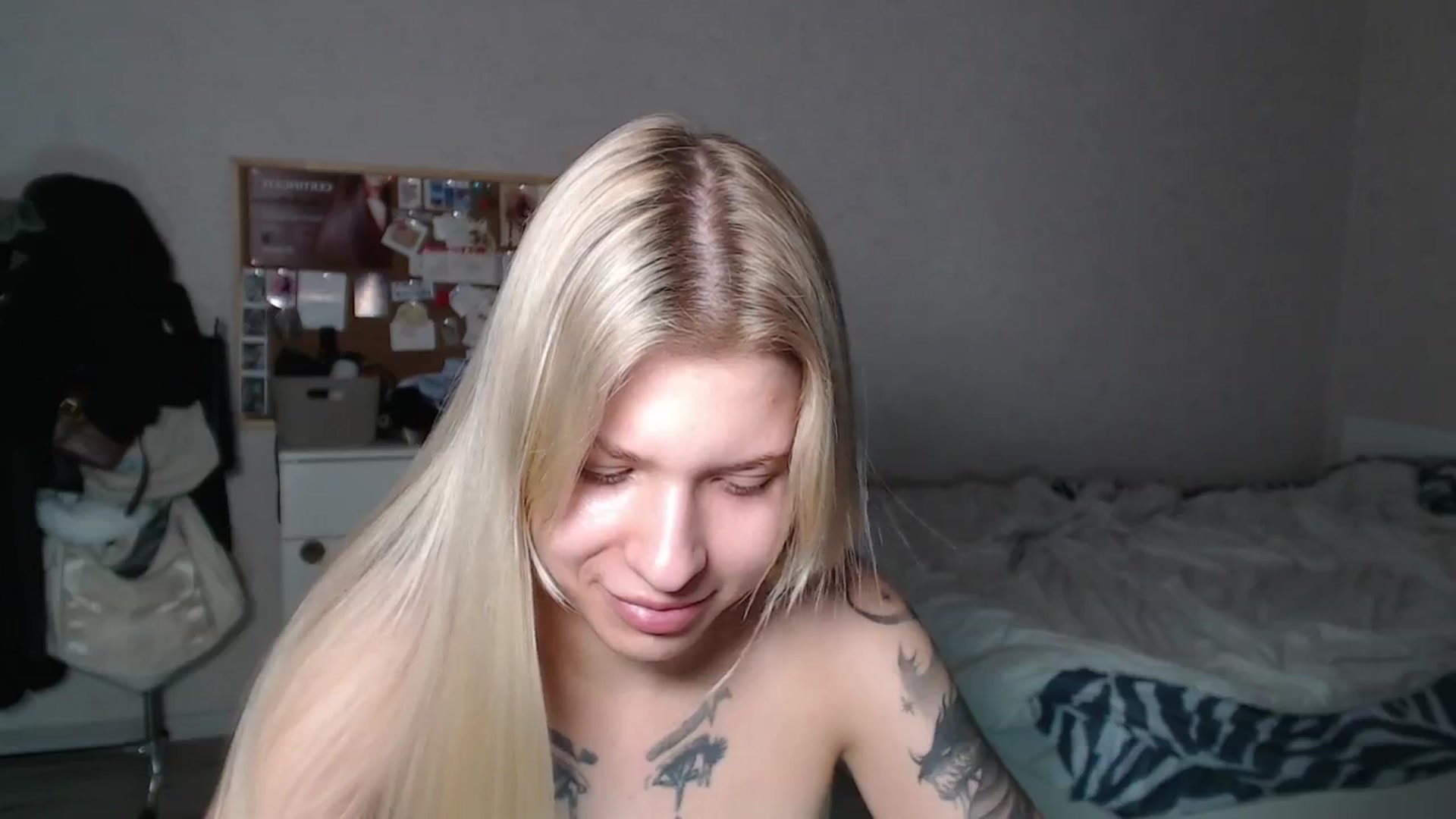 Gallery image thumbnail from Aidra__Foxxx's myfreecams stream on, 07/14/2024, 19:41 image 17 of 20