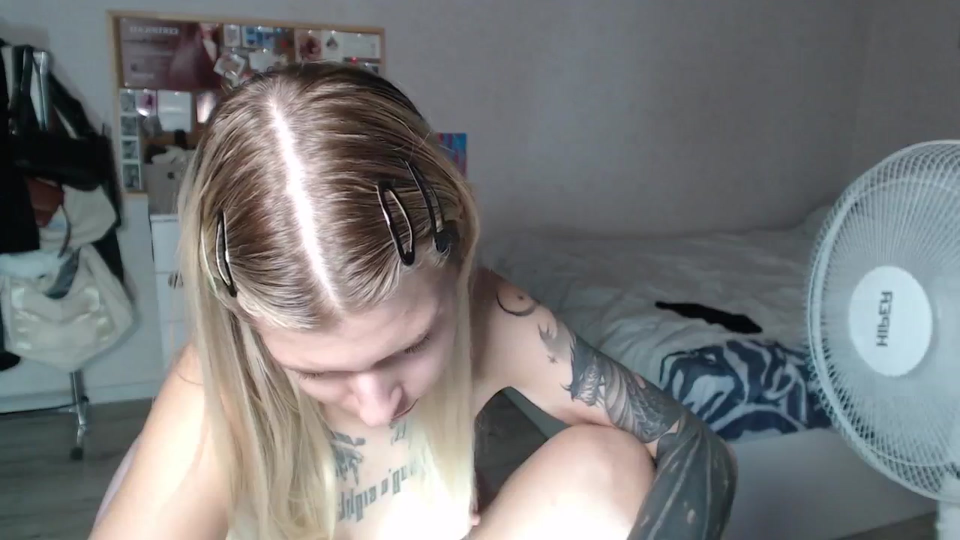 Gallery image thumbnail from Aidra__Foxxx's myfreecams stream on, 07/15/2024, 20:23 image 15 of 20