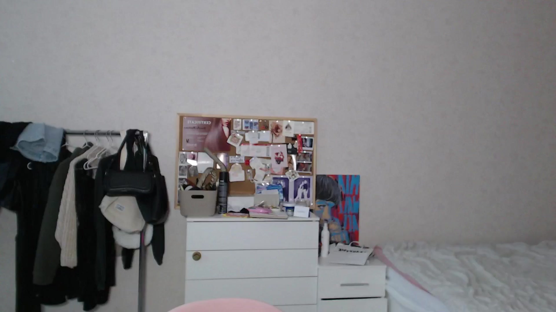 Gallery image thumbnail from Aidra__Foxxx's myfreecams stream on, 07/29/2024, 19:26 image 1 of 20