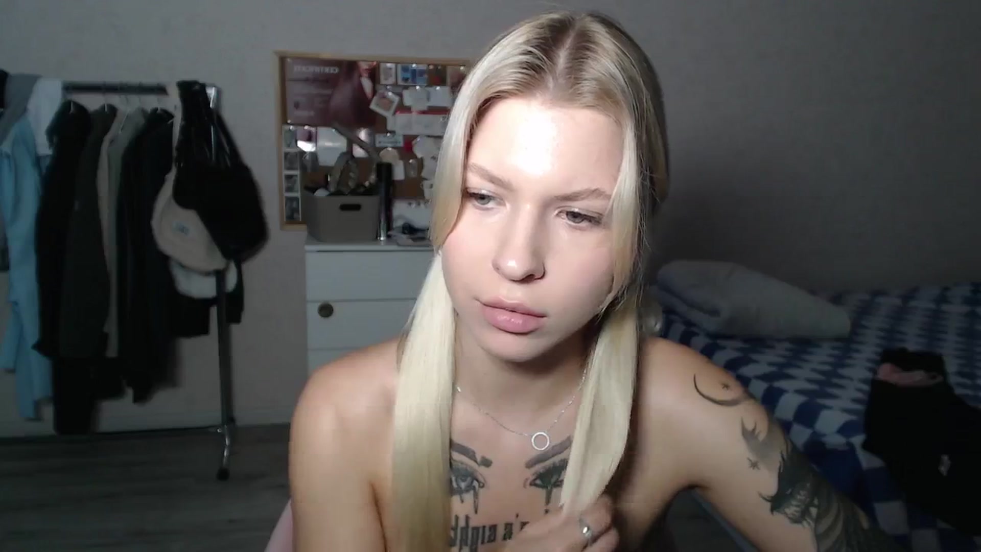 Gallery image thumbnail from Aidra__Foxxx's myfreecams stream on, 08/04/2024, 18:54 image 6 of 20