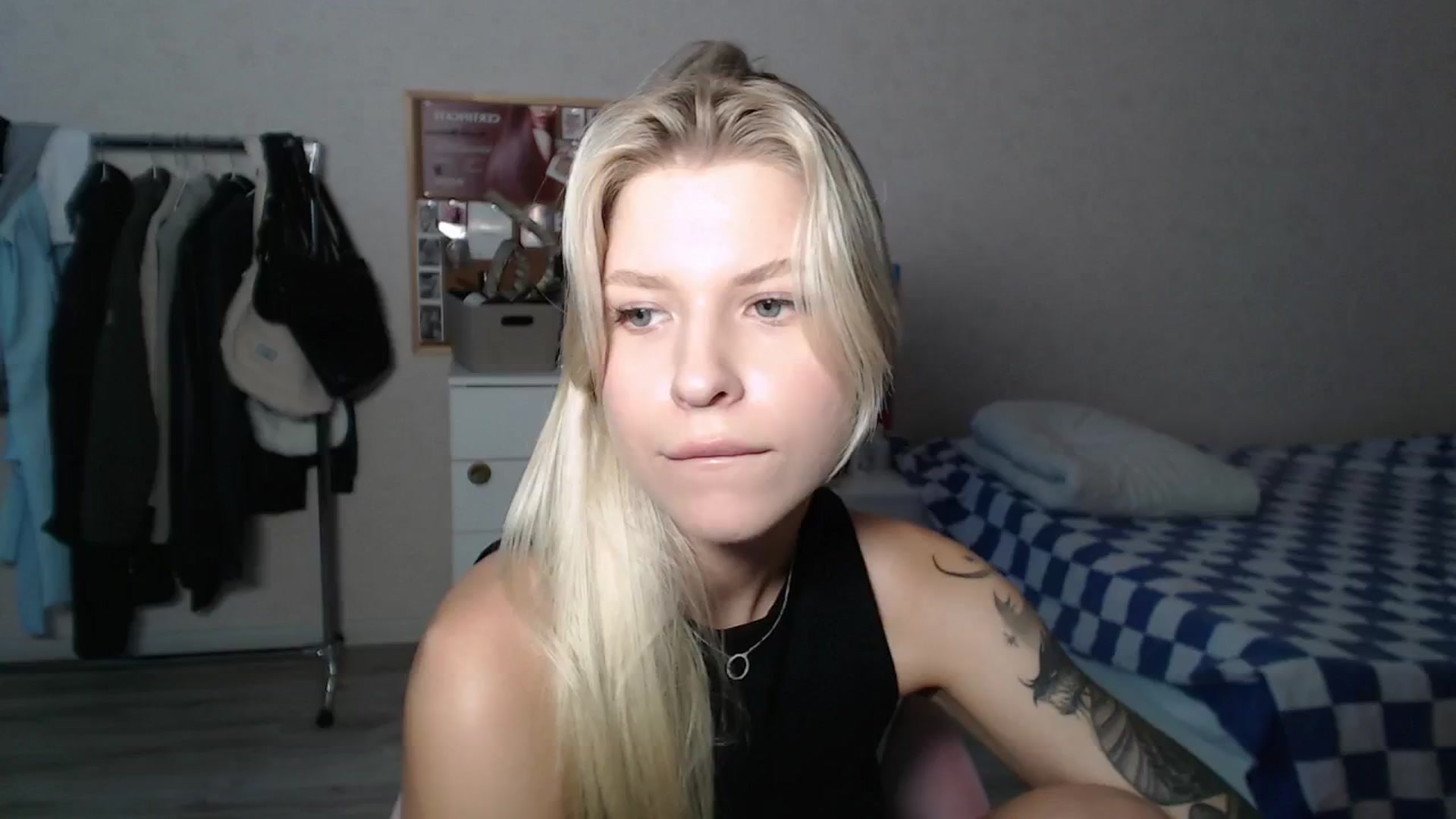 Gallery image thumbnail from Aidra__Foxxx's myfreecams stream on, 08/04/2024, 18:54 image 1 of 20