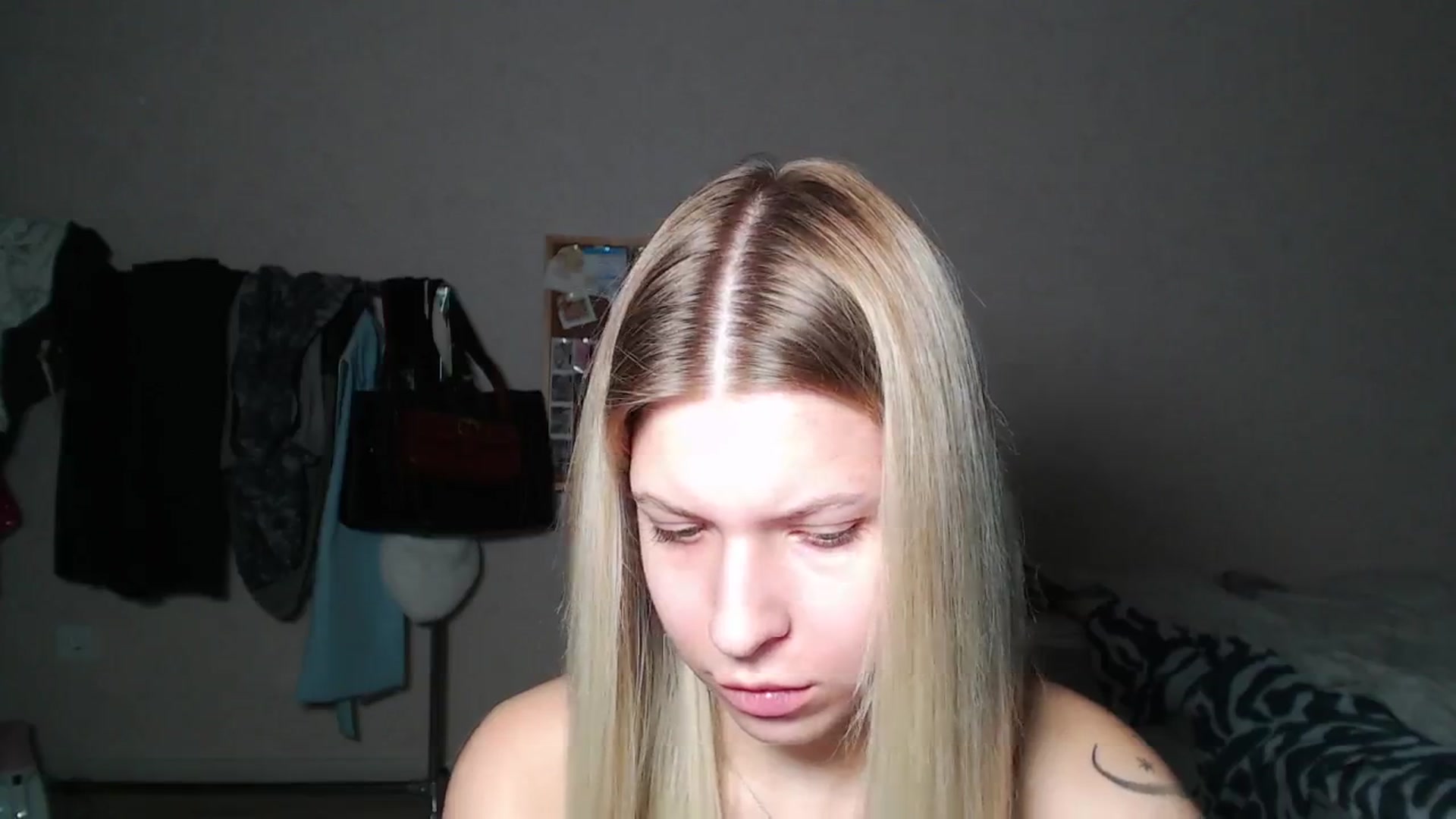 Gallery image thumbnail from Aidra__Foxxx's myfreecams stream on, 10/29/2024, 20:17 image 15 of 20