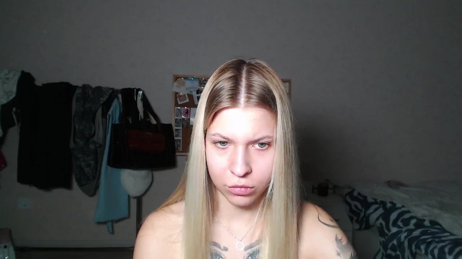 Gallery image thumbnail from Aidra__Foxxx's myfreecams stream on, 10/29/2024, 20:17 image 10 of 20
