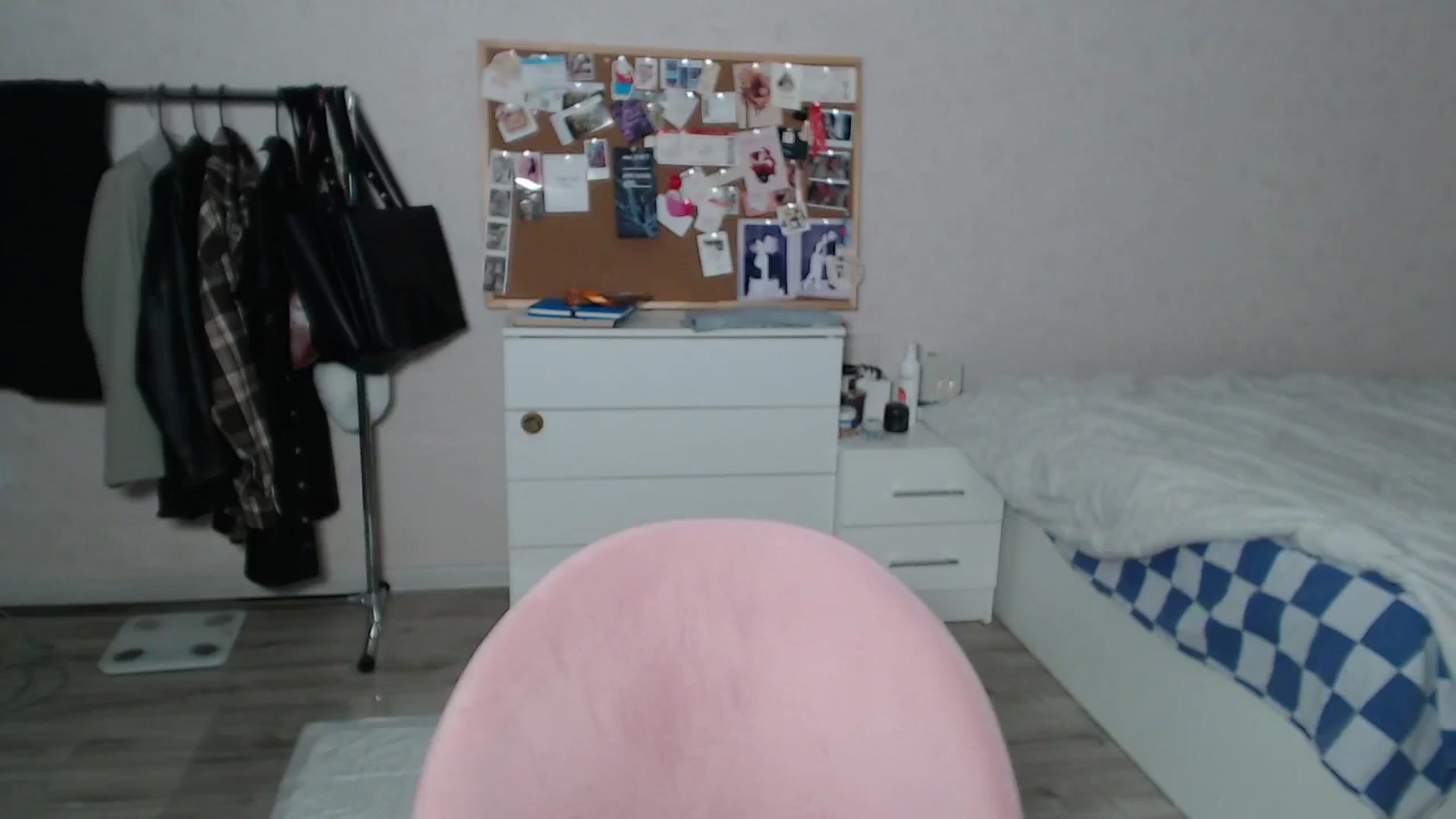 Gallery image thumbnail from Aidra__Foxxx's myfreecams stream on, 12/13/2024, 21:35 image 2 of 20