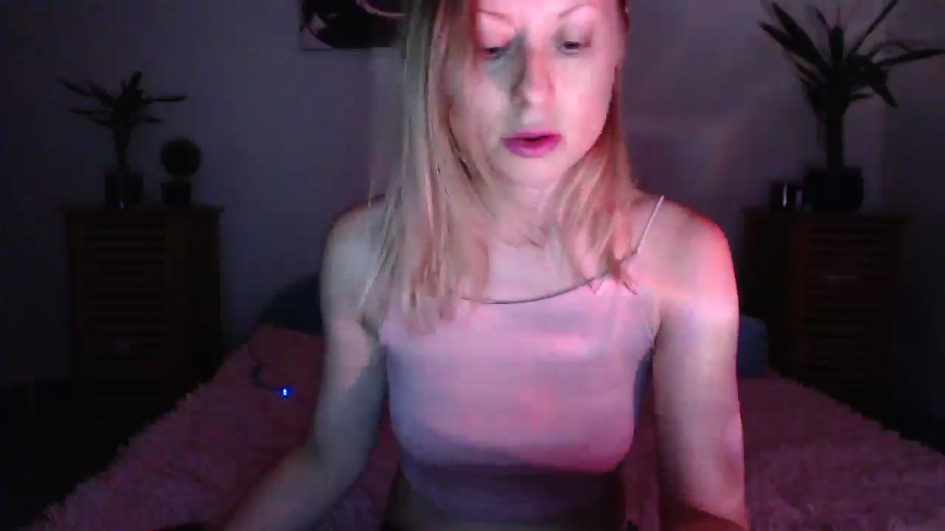 Gallery image thumbnail from Aiko111's myfreecams stream on, 08/06/2025, 18:11 image 2 of 20