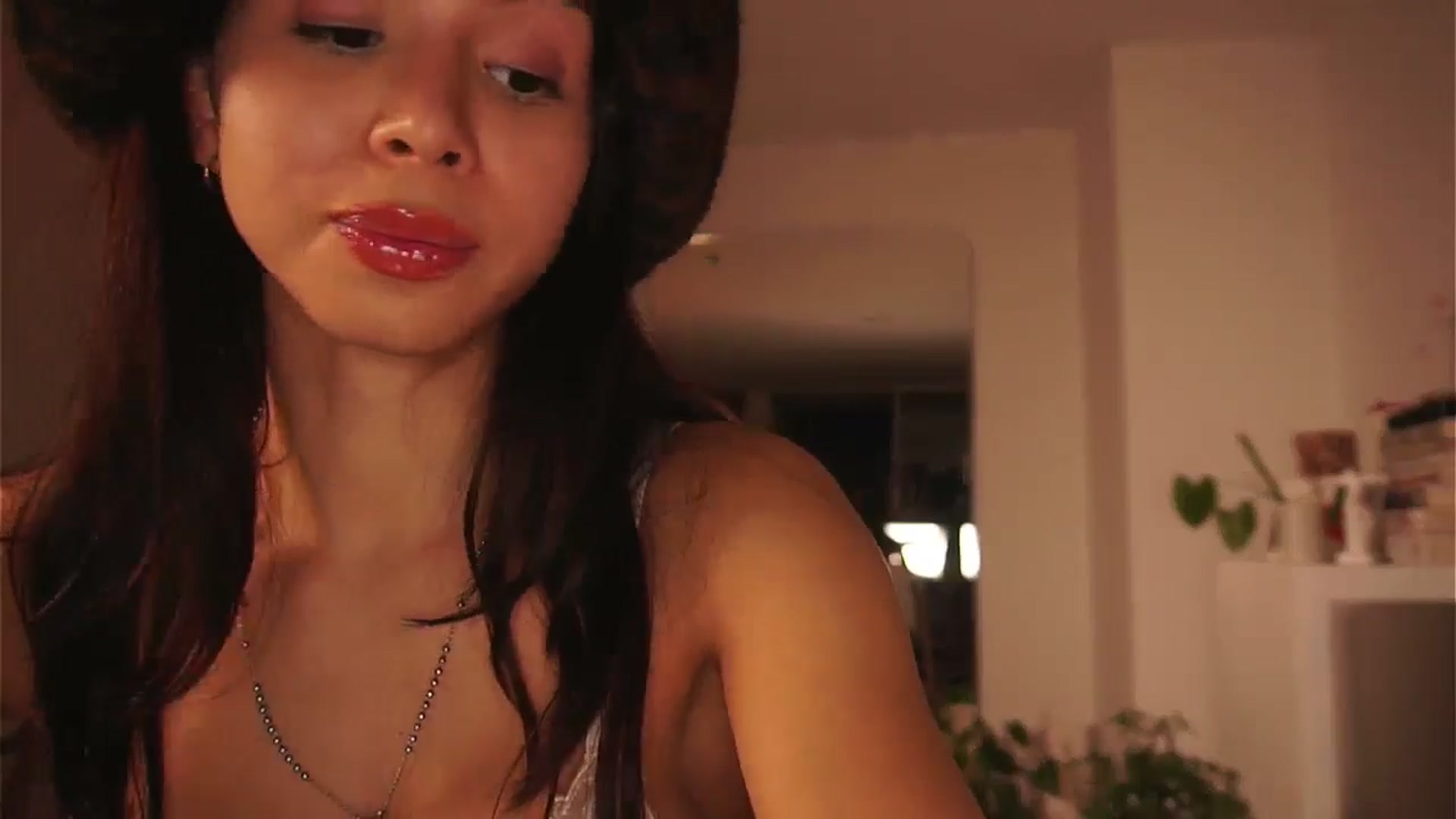 Gallery image thumbnail from Aila_'s myfreecams stream on, 12/19/2024, 05:09 image 17 of 20