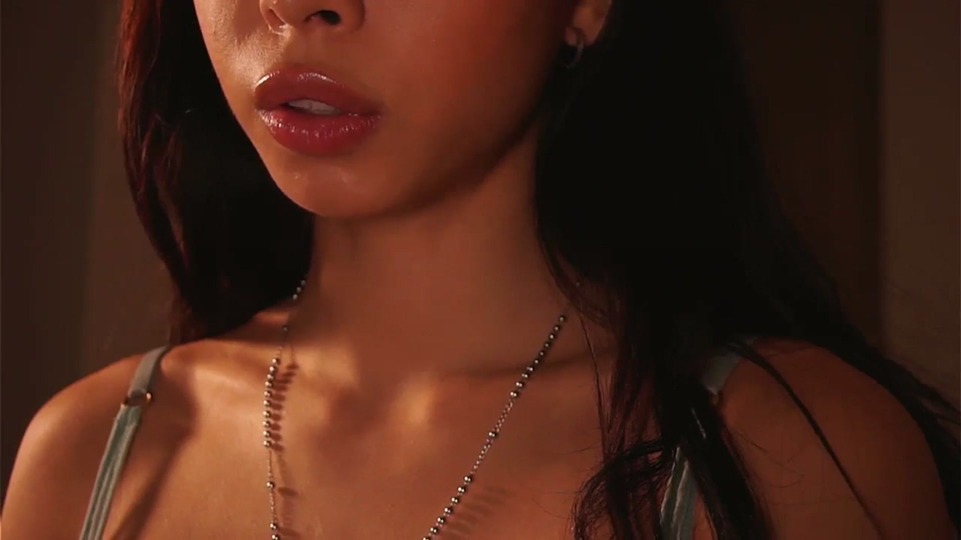 Gallery image thumbnail from Aila_'s myfreecams stream on, 12/31/2024, 24:02 image 16 of 20