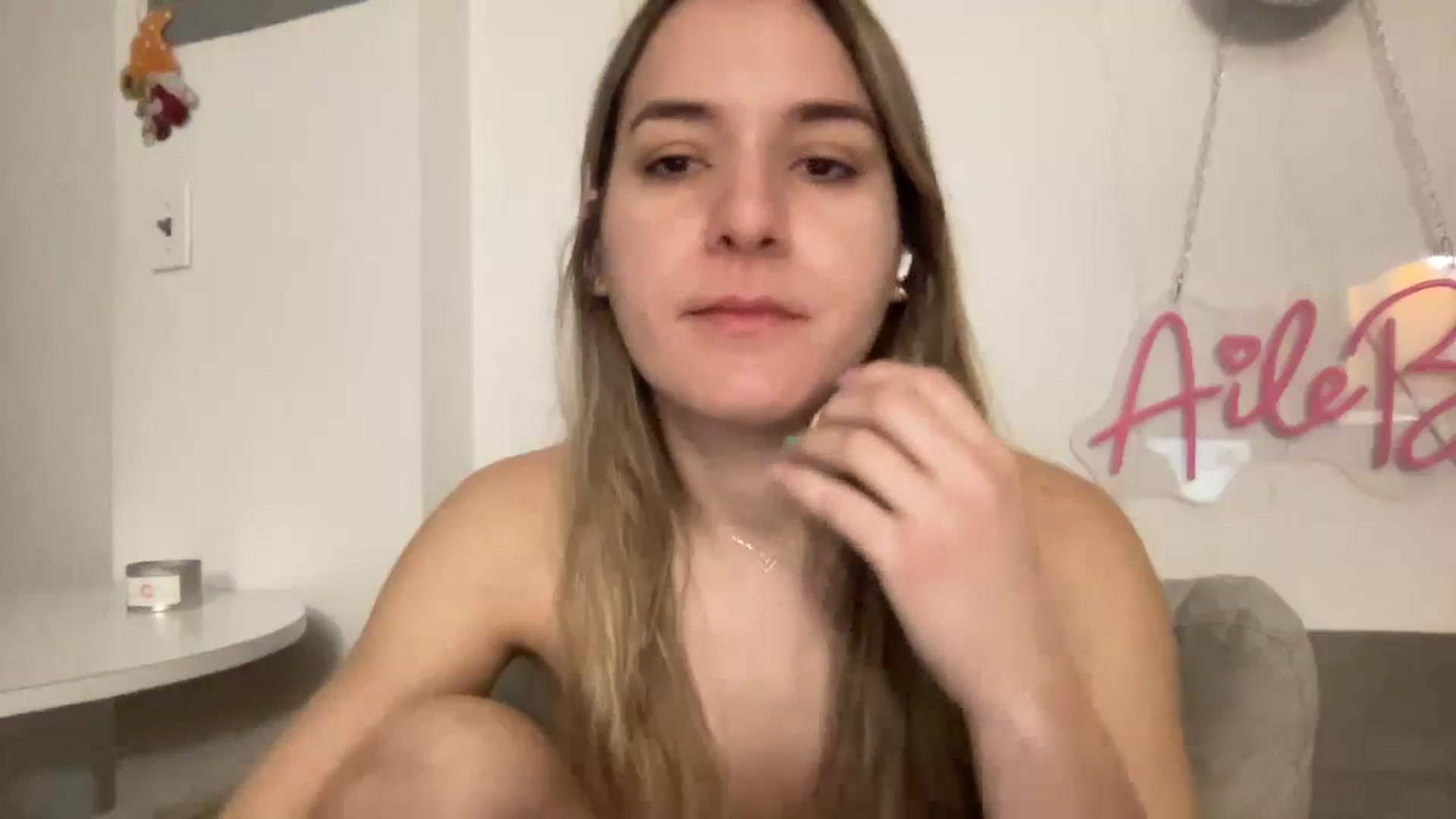 Gallery image thumbnail from AileBun's myfreecams stream on, 03/29/2024, 14:25 image 10 of 20