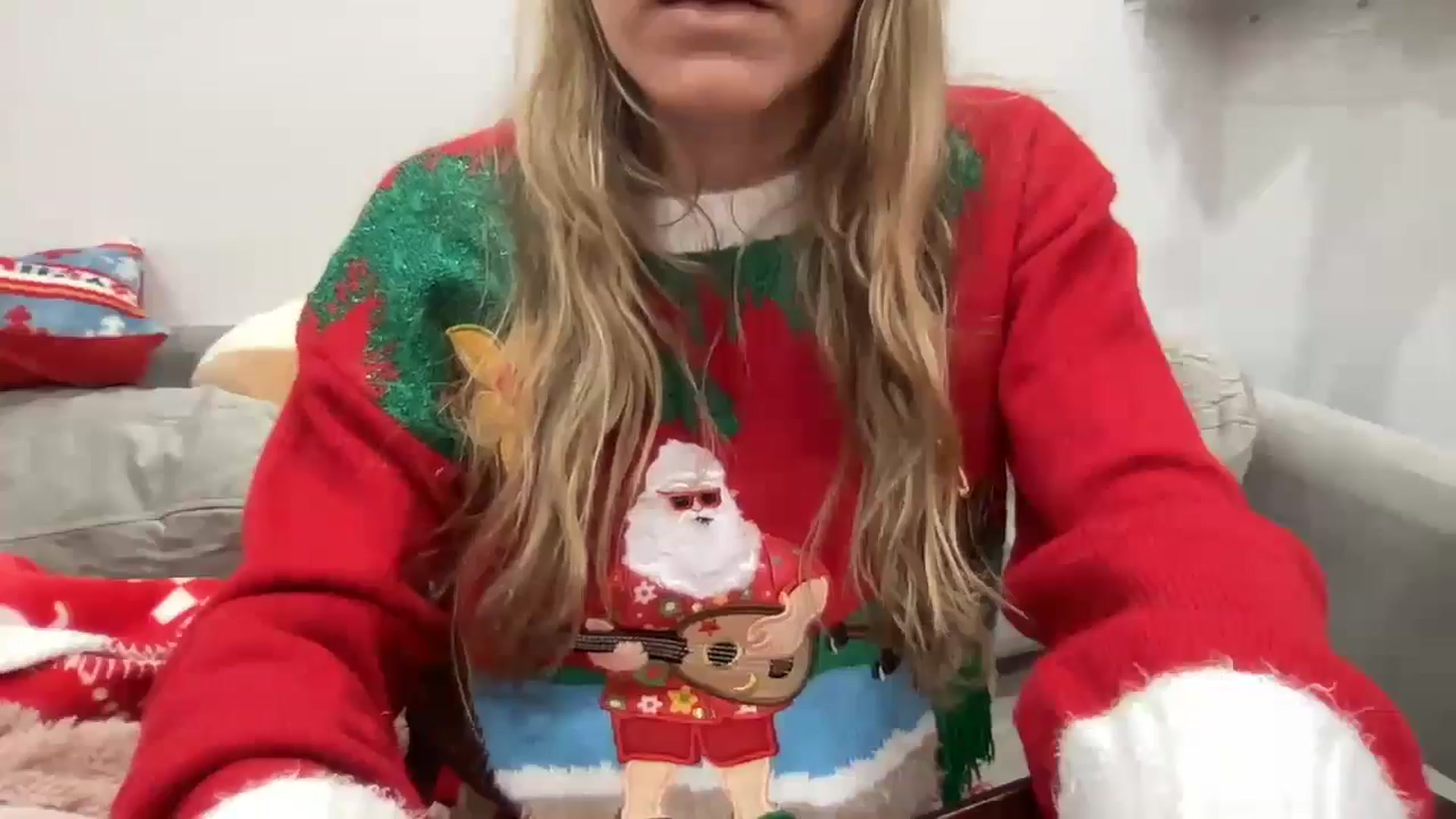 Gallery image thumbnail from AileBun's myfreecams stream on, 12/25/2024, 13:27 image 5 of 20
