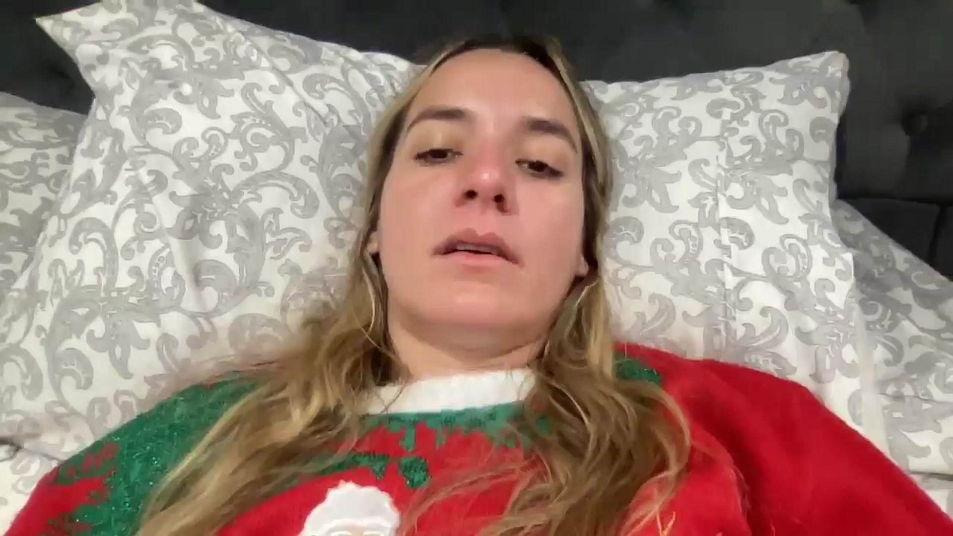 Gallery image thumbnail from AileBun's myfreecams stream on, 12/25/2024, 19:04 image 11 of 20